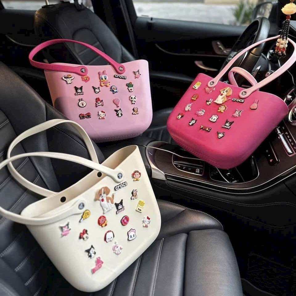 Túi Crocs Đeo Vai Stick 4 màu Tặng Full Charm Siêu Xinh Túi Sách Đi chơi Đi Du lịch Đi Tập