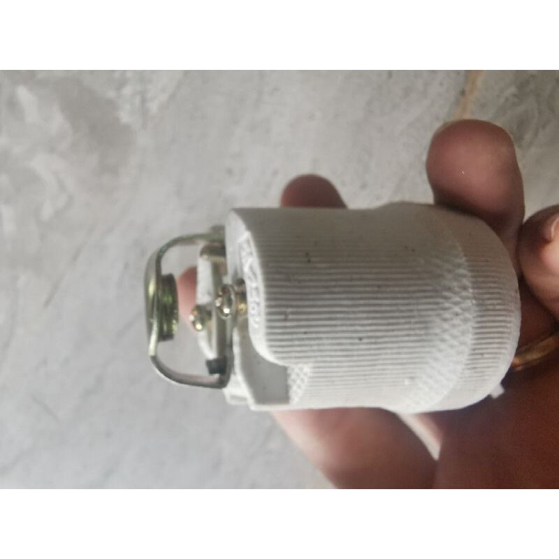 Đuôi đèn sứ e27 su1 ren xoáy sopoka chịu tải