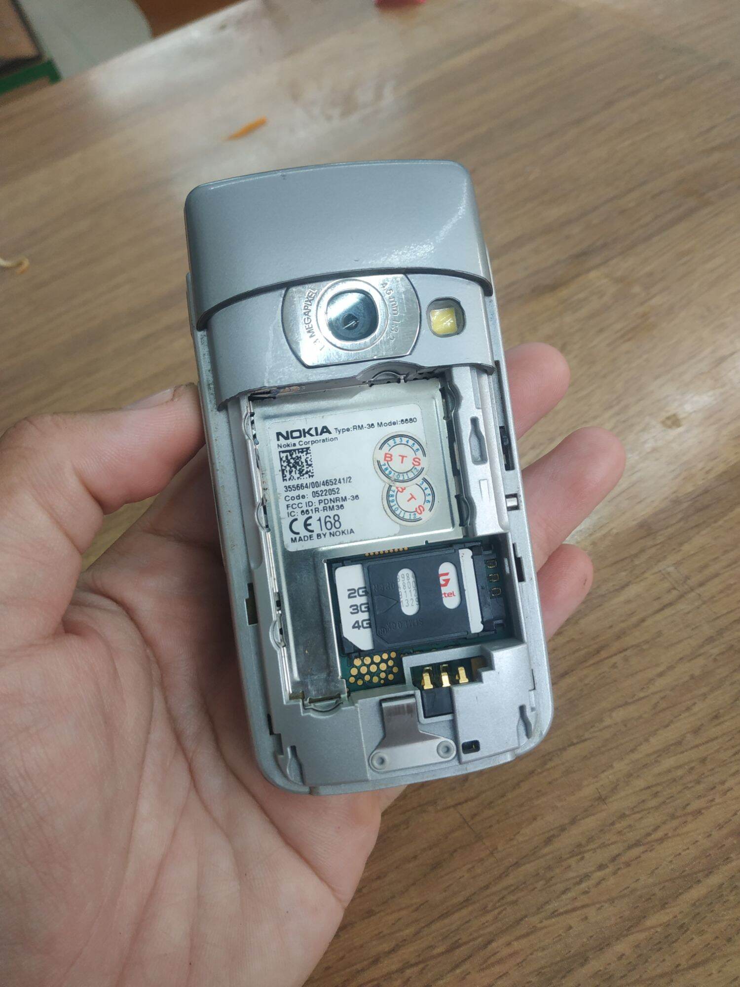 Điện thoại Nokia 6680 sưu tầm