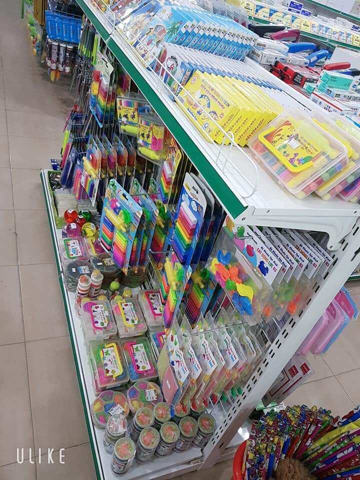 Hộp đất nặn, đất sét tạo hình, dụng cụ học tập