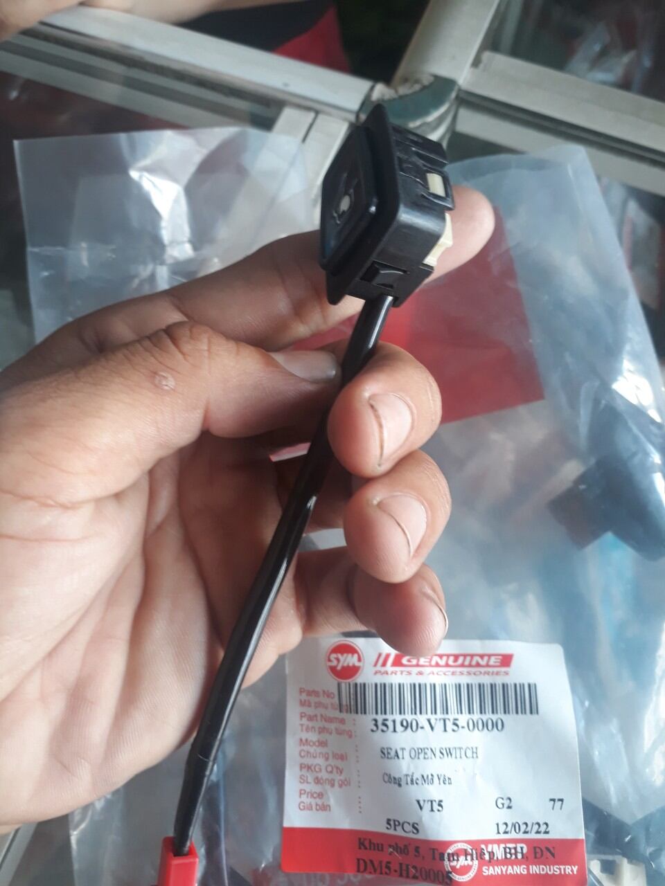 Cóc Tắc mở yên SYM