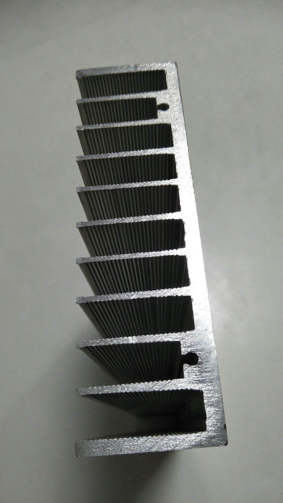 Nhôm cánh dày , dài 22cm, cao 12 cm