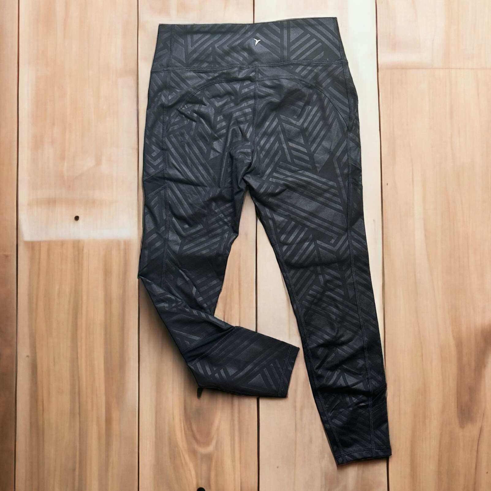 Quần Legging MAIDENFORM - Sự Lựa Chọn Hoàn Hảo Cho Buổi Tập Yoga Tự Do và Thoải Mái