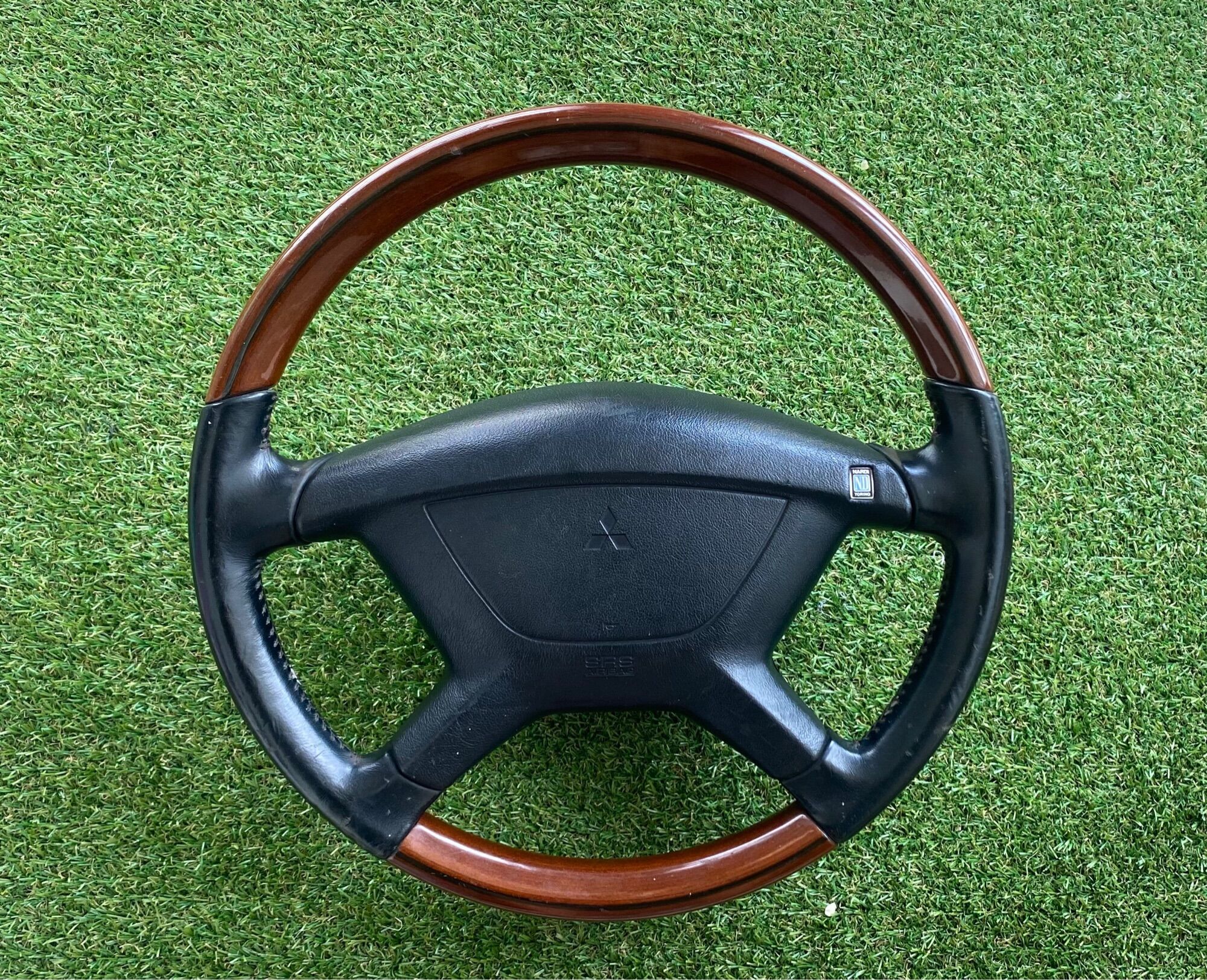 Vô lăng Mitsubishi 4 chấu