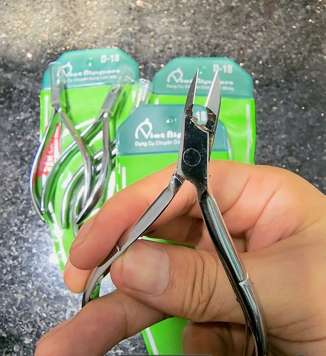 Cuticle Nippers – Hard Steel - White D-18