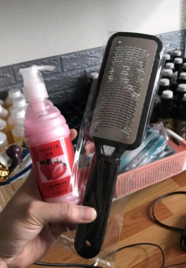 Combo bàn chà gót chân sắt+ kèm mềm gót XINA200ml