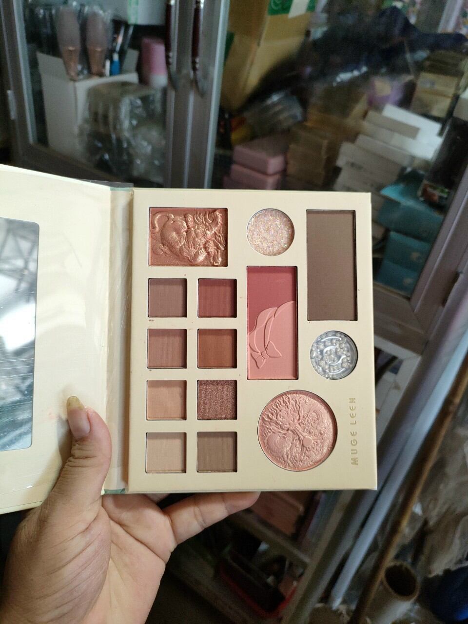 Bản phấn mắt kèm má hồng, highlight con cọp