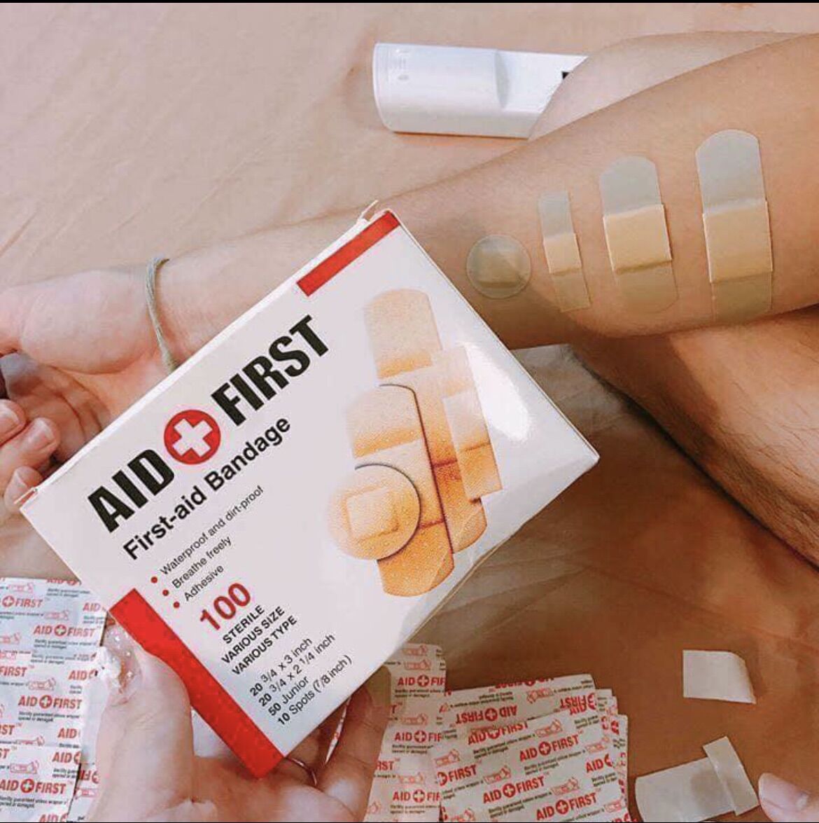Băng cá nhân hộp 100 cái.