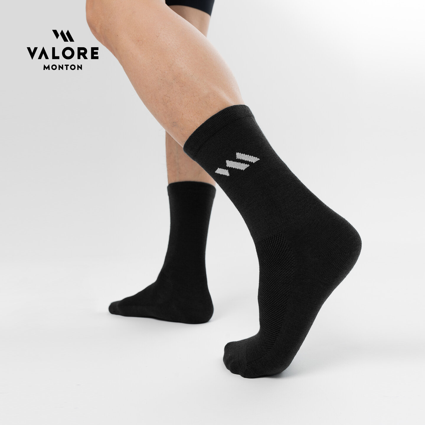 Pressure Knit Socks for Cycling Sports Running with Breathability & Reflective Design - 4
