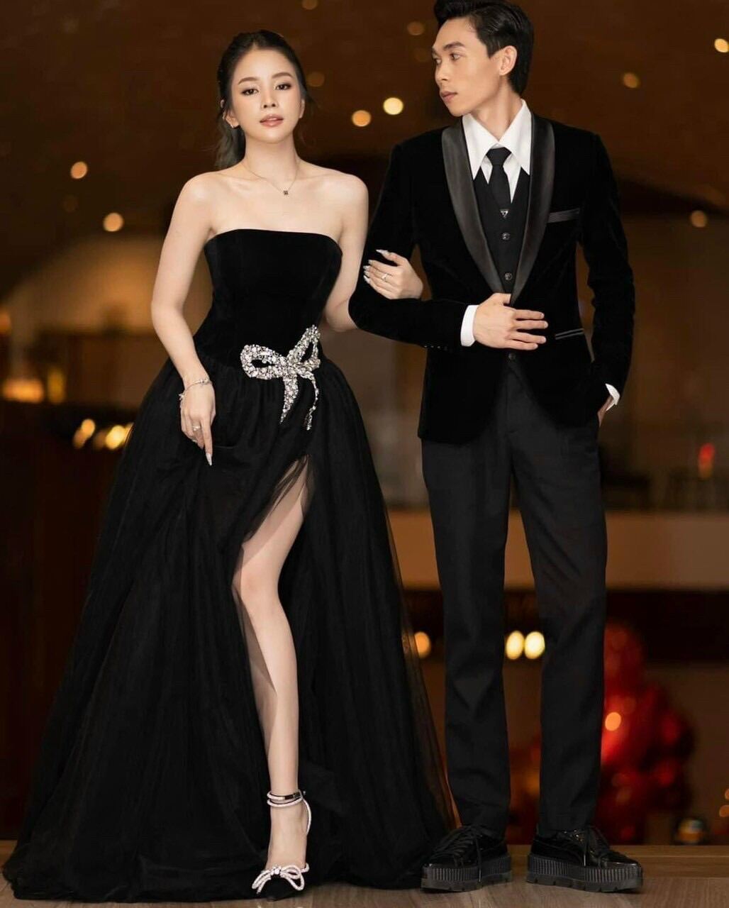 Pia Wurtzbach bước vào vườn địa đàng trong đầm dạ hội Michael Cinco