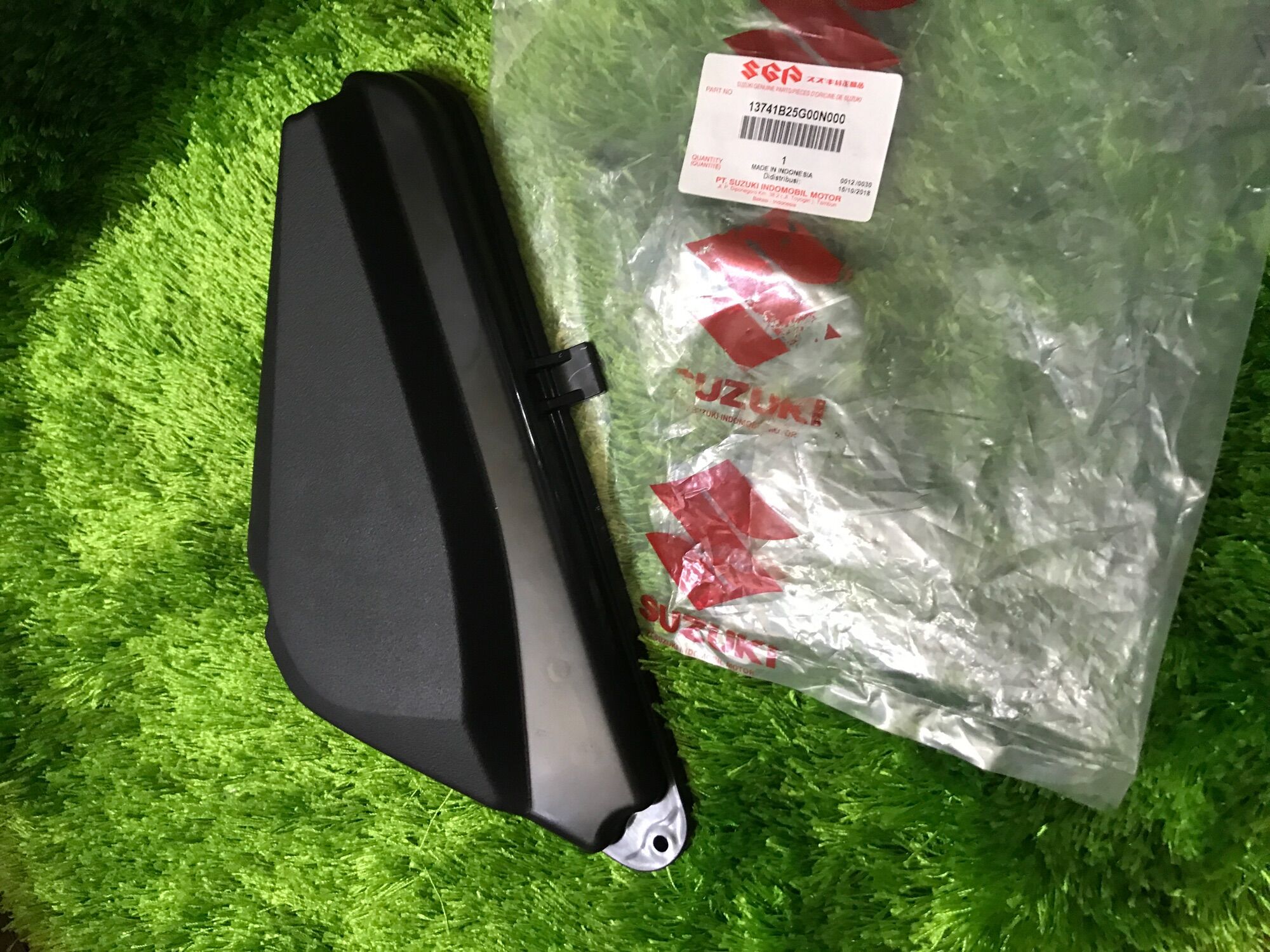 Ốp nắp Bộ Lọc Gió Raider Xc