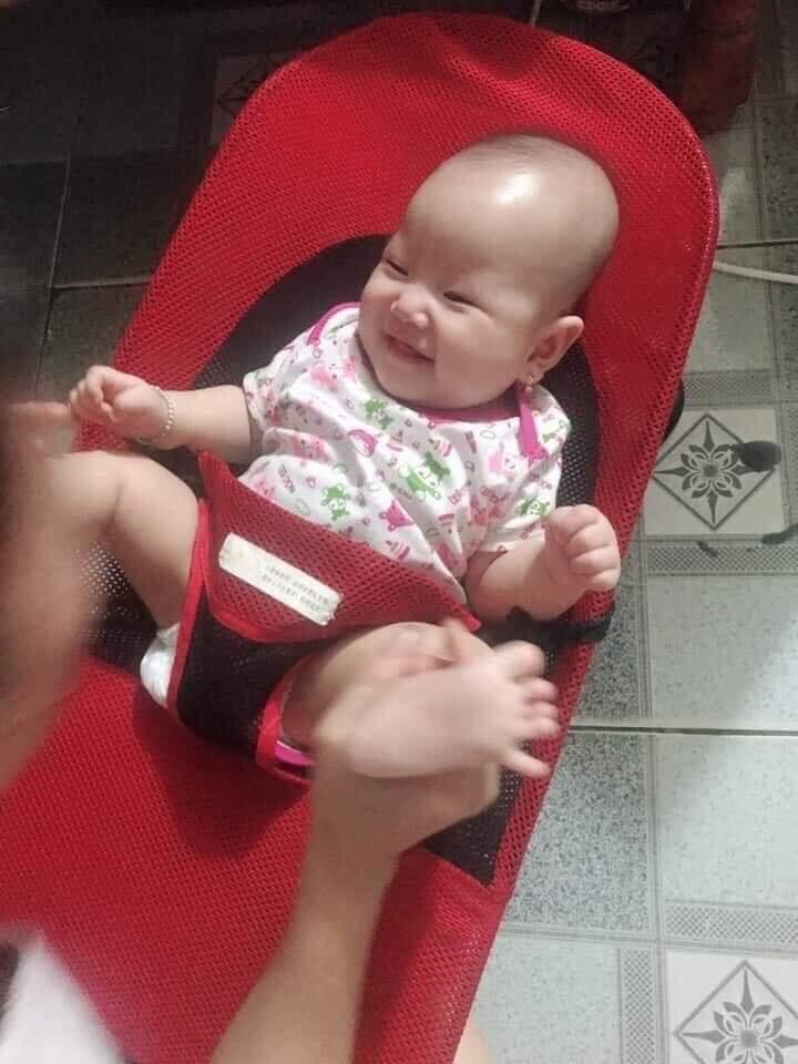 Ghế rung nhún cho bé yêu thư giãn