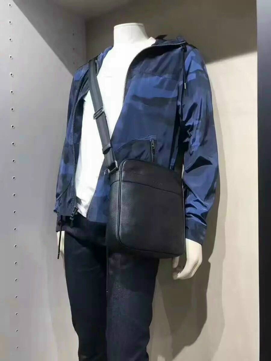 Túi Coach nam đeo chéo xịn xò