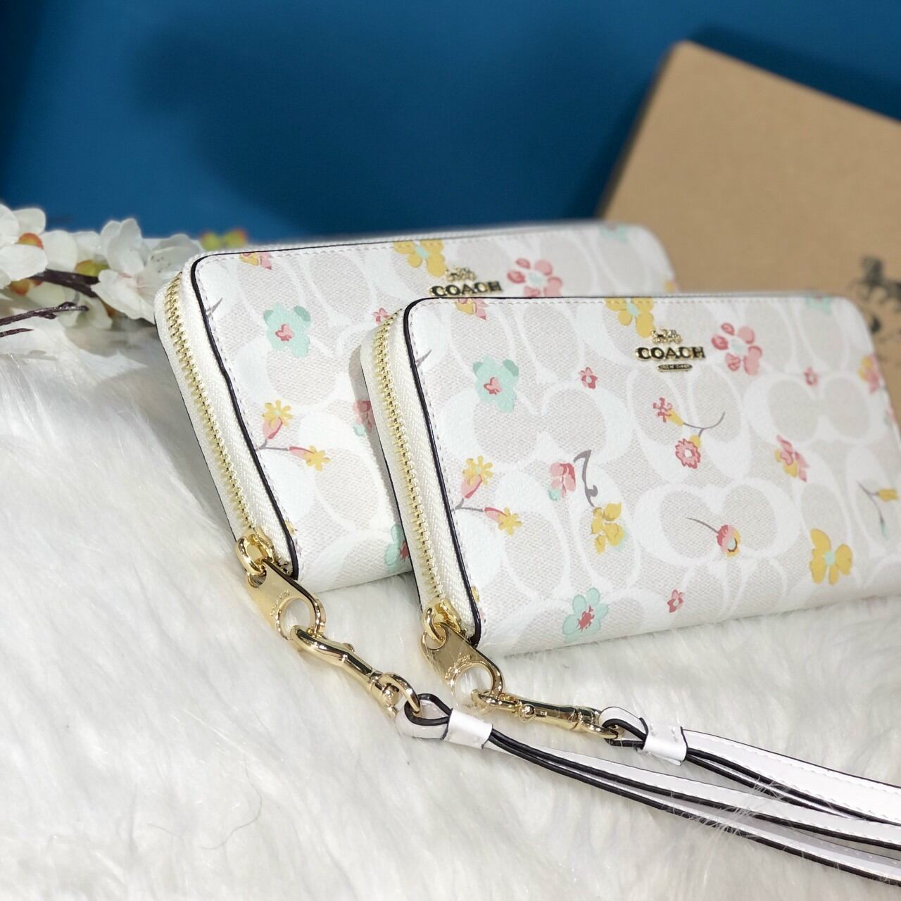 VÍ COA**CH DÀI Long Zip Around Wallet siêu xinh