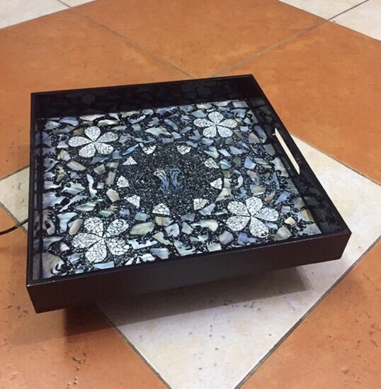 Khay gỗ sơn mài khảm trai, khảm trứng ( 27 x 27cm)