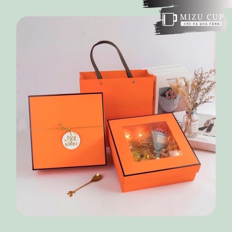 Hộp đựng quà cao cấp mặt kính kích thước 20.5x20.5x8cm