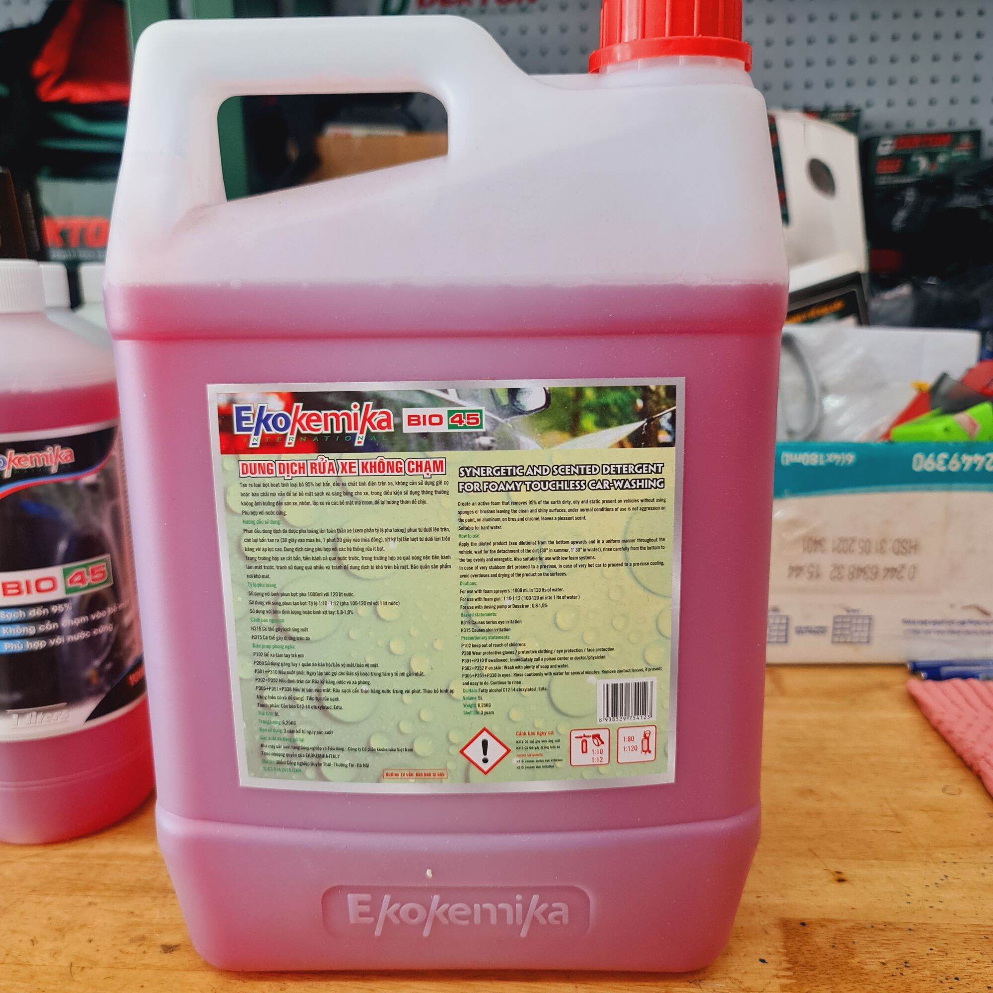 Dung dịch rửa xe không chạm EKOKEMIKA BIO45 Can 5 lít