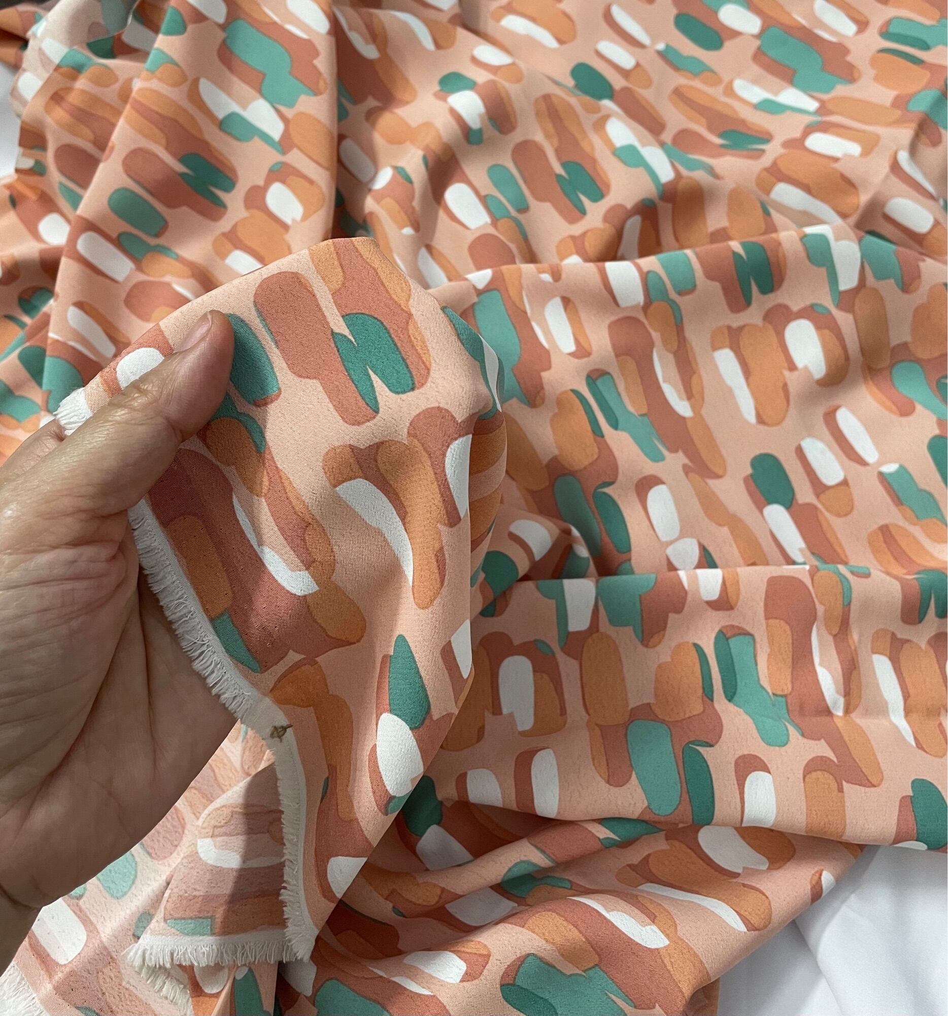 2,4m LỤA CÁT HOẠ TIẾT NỀN LÒNG TÔM, SÁNG DA - mềm rũ, co giãn