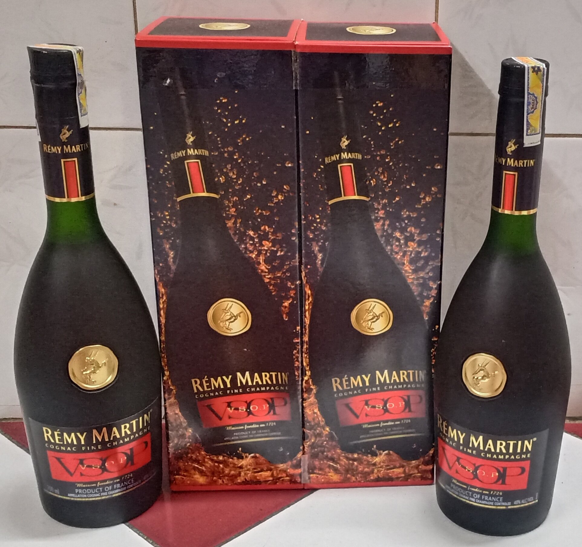 Rượu remy martin vsop 700ml.