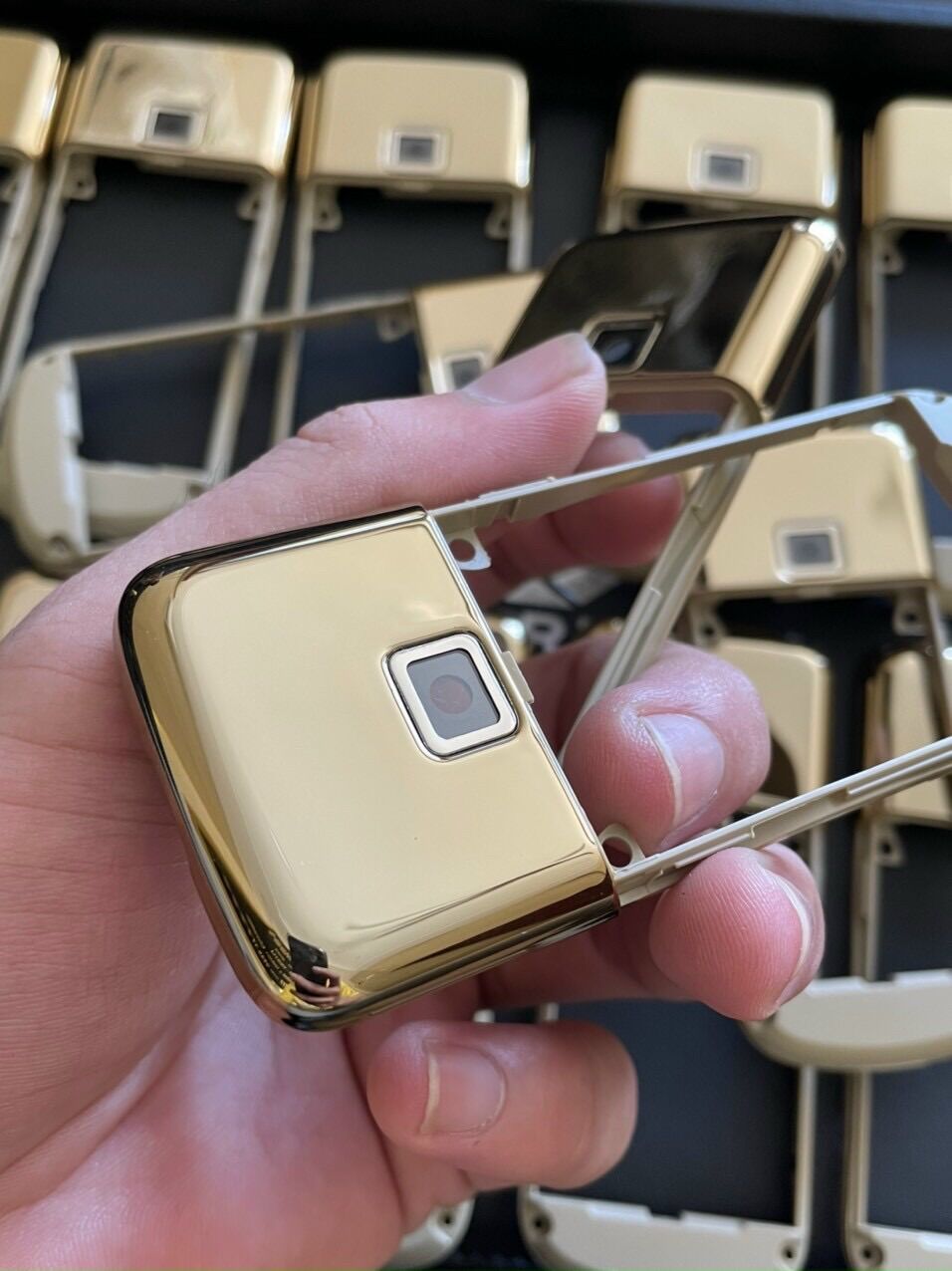 Gáy điện thoại nokia gold 8800