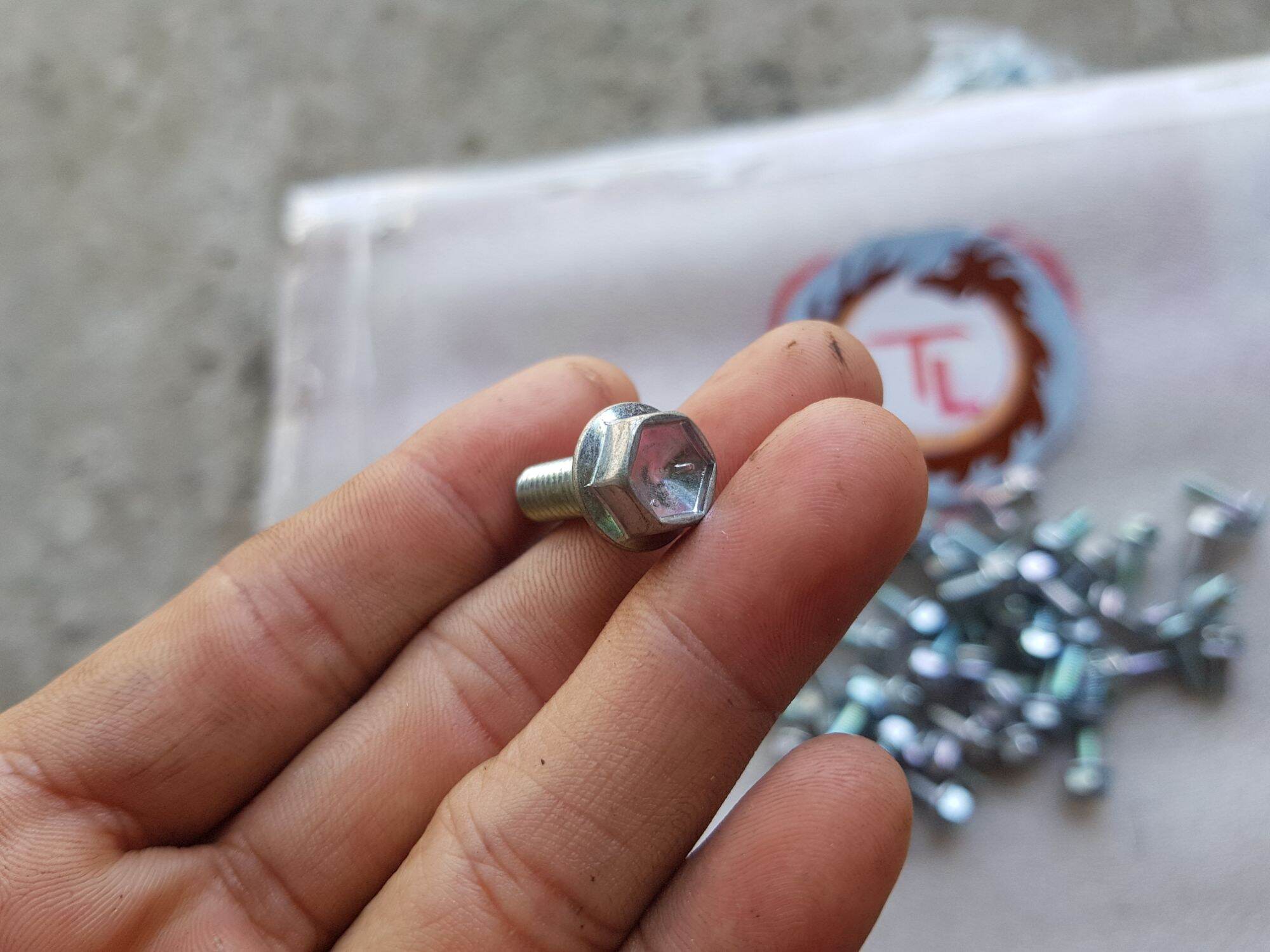 Ốc 6ly1p. 1p5. đầu dù loại tốt