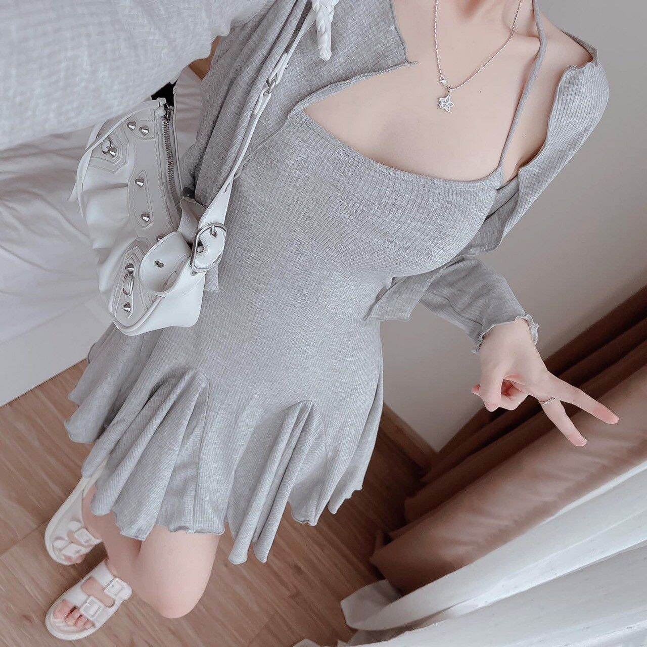 Set đầm dây xòe và áo khoác siêu xinh