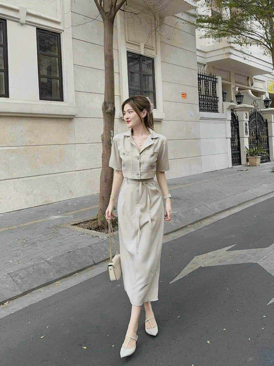 Set áo cổ vest kiểu croptop kèm chân váy