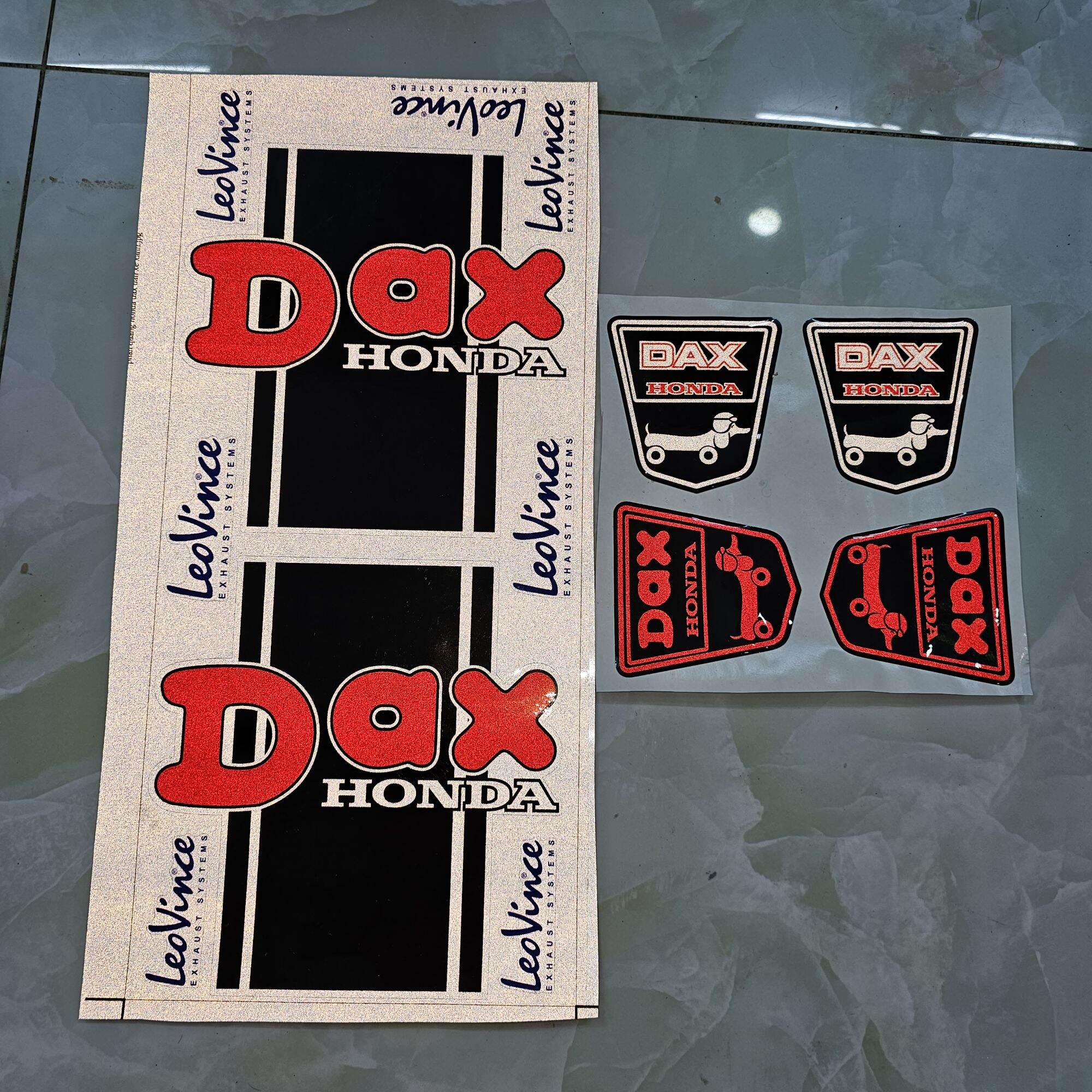Tem xe honda Dax phản quang trọn bộ kèm 4 miếng logo nổi