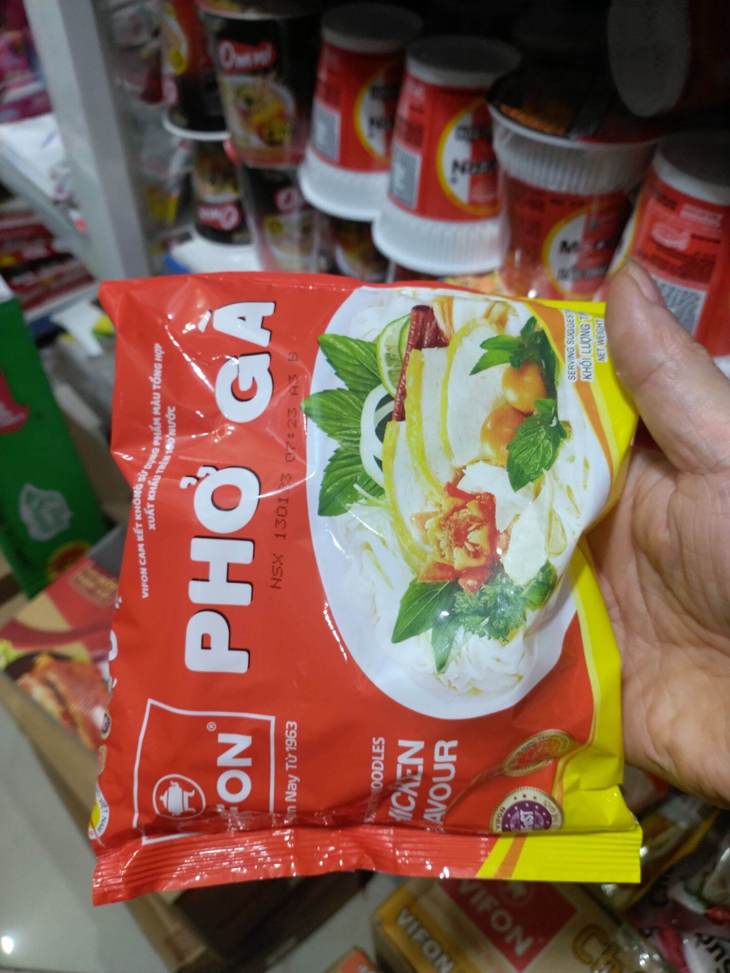 Phở ăn liền Vifon bò/gà gói 65g