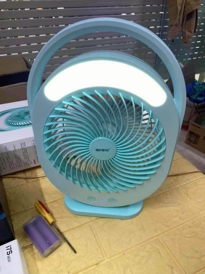 Quạt tích điện có đèn