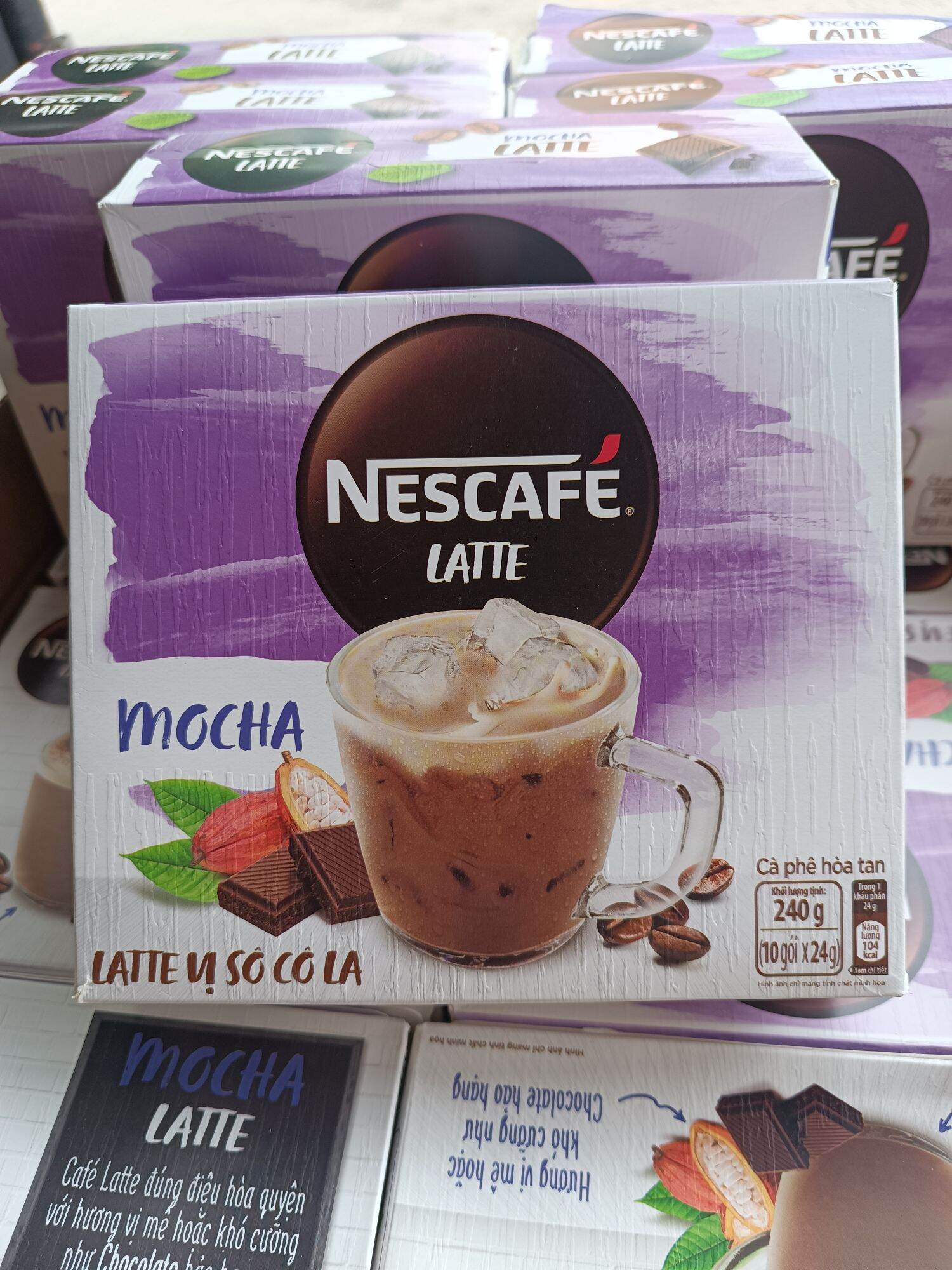 Cà phê hòa tan Nescafé Latte sữa hạt vị sôcôla _vị hạnh nhân_ hạt phỉ (Hộp 10 gói x 24g) date mới