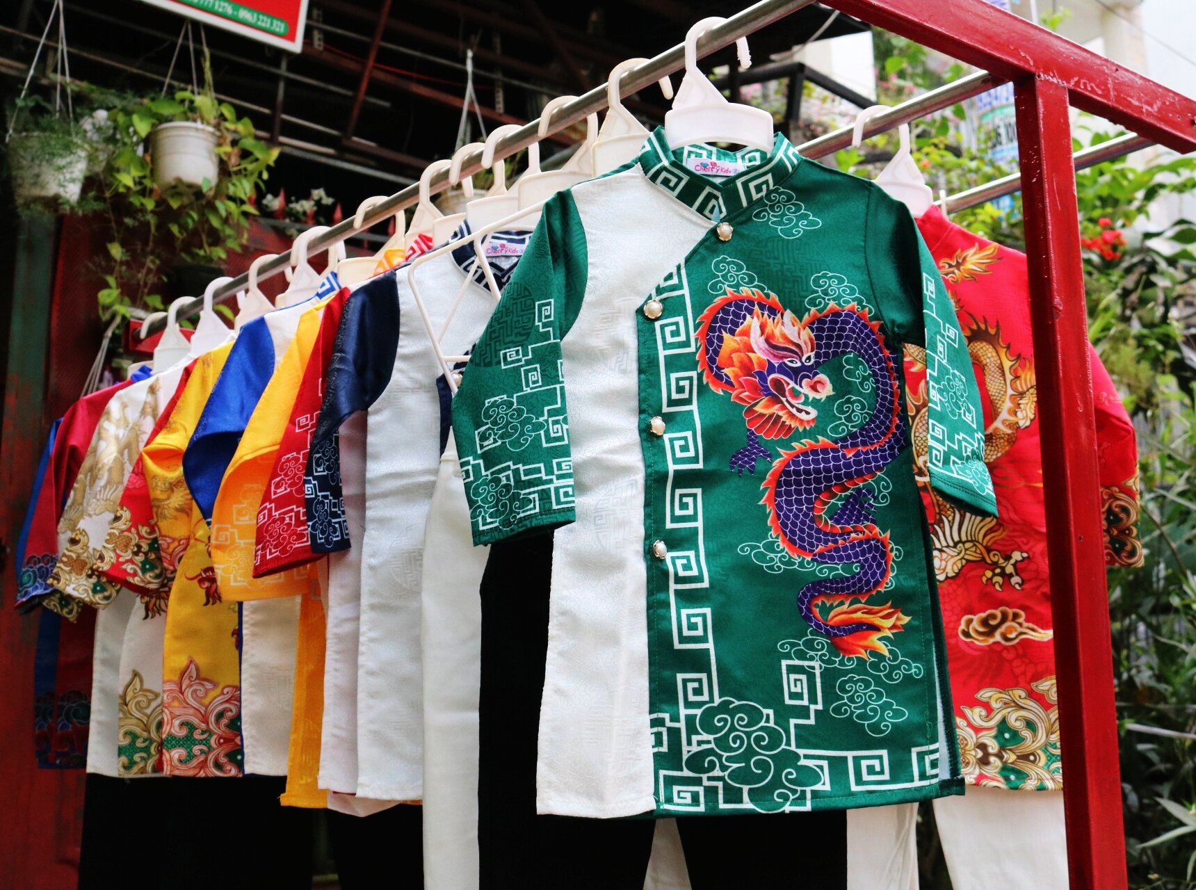 Áo Dài Cách Tân Gấm Thượng Hải