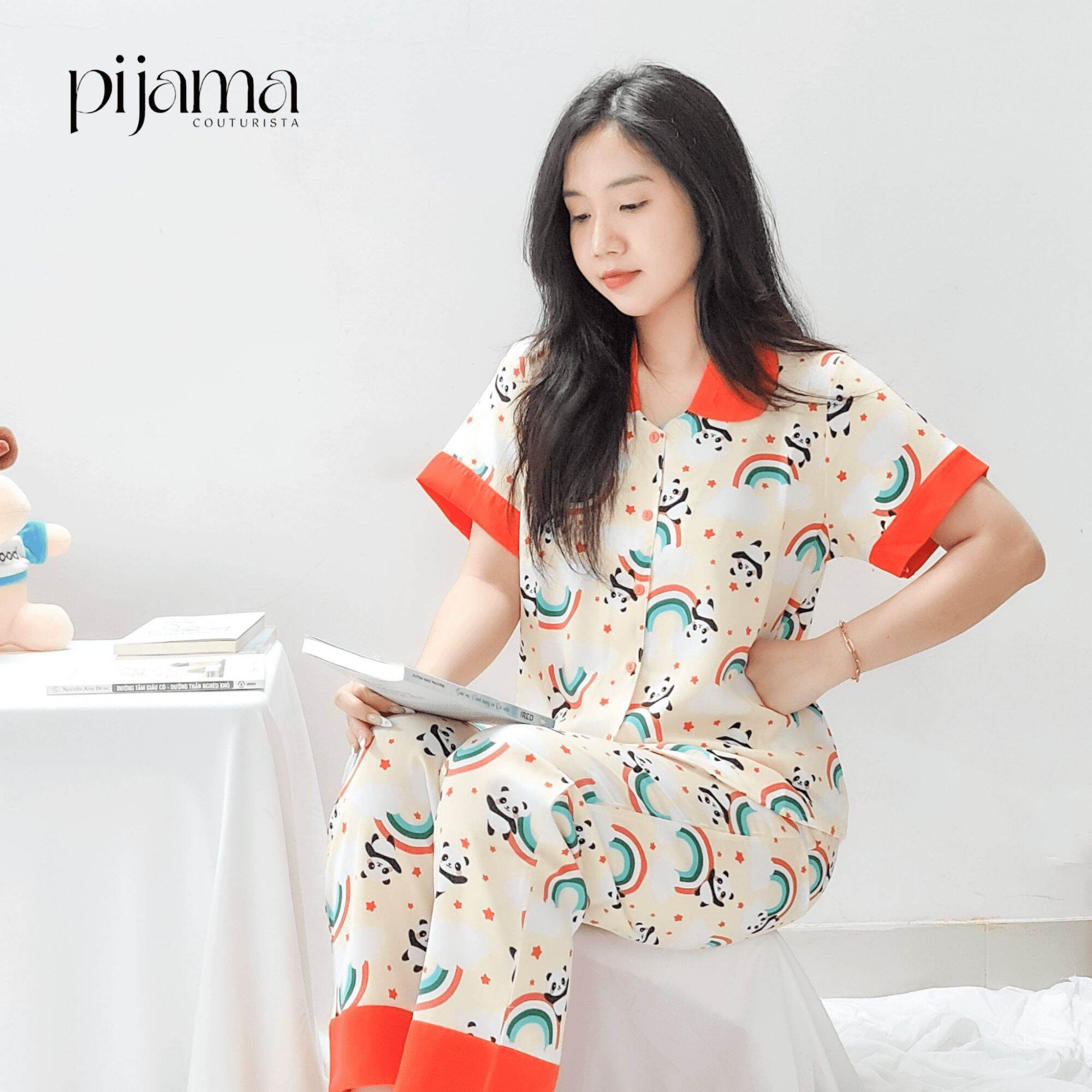 Đồ ngủ pijama nữ hoạ tiết gấu trúc cao cấp dễ thương lụa satin mềm mại – pijama couturista.