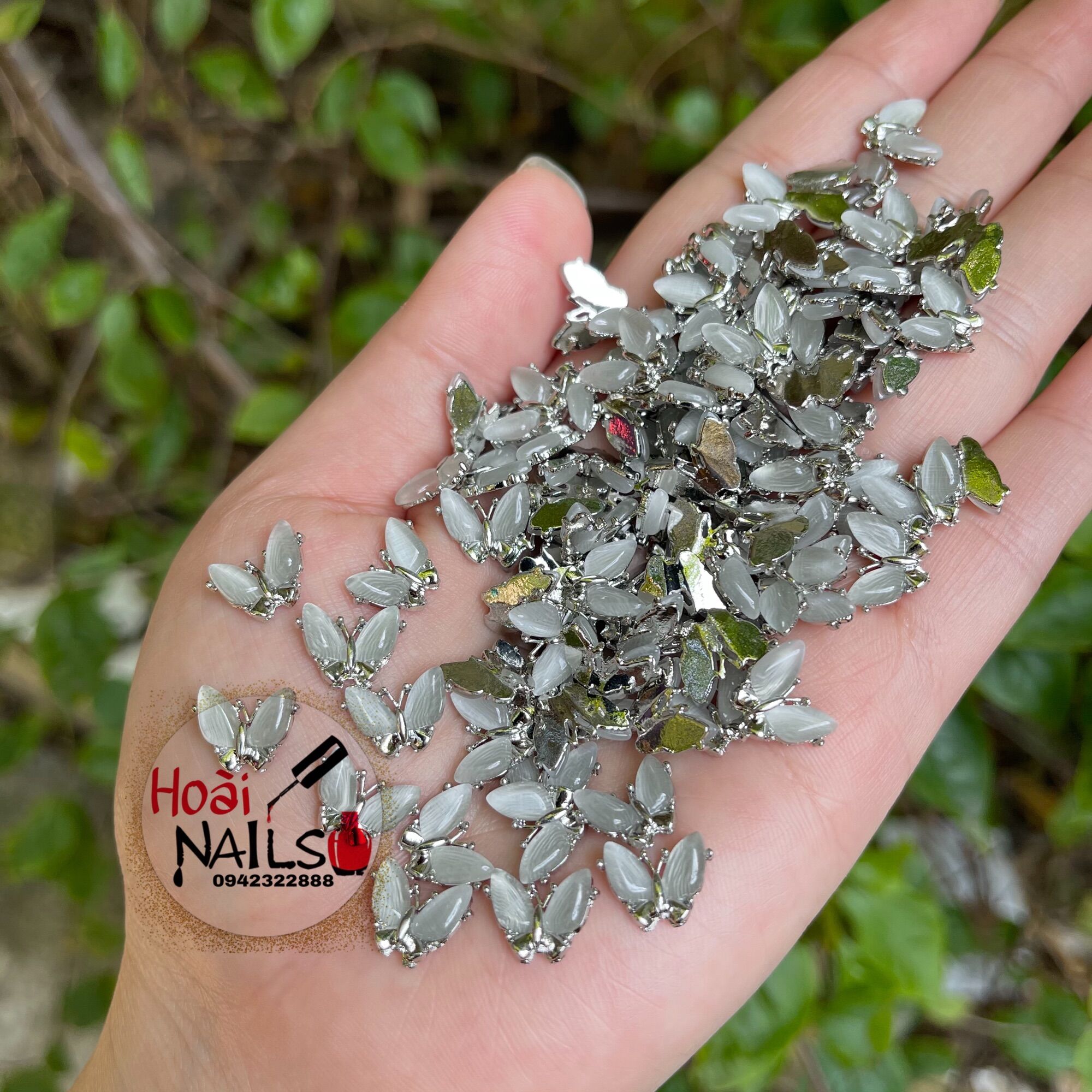 Charm bướm đính móng cánh to nhỏ (giá 1 chiếc)