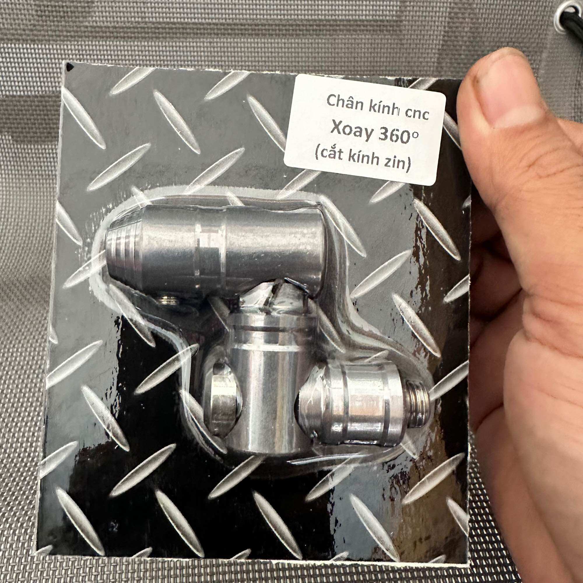 Chân kính xoay 360 độ gắn kính zin theo xe nhôm cnc kèm gioang xoay ốc inox