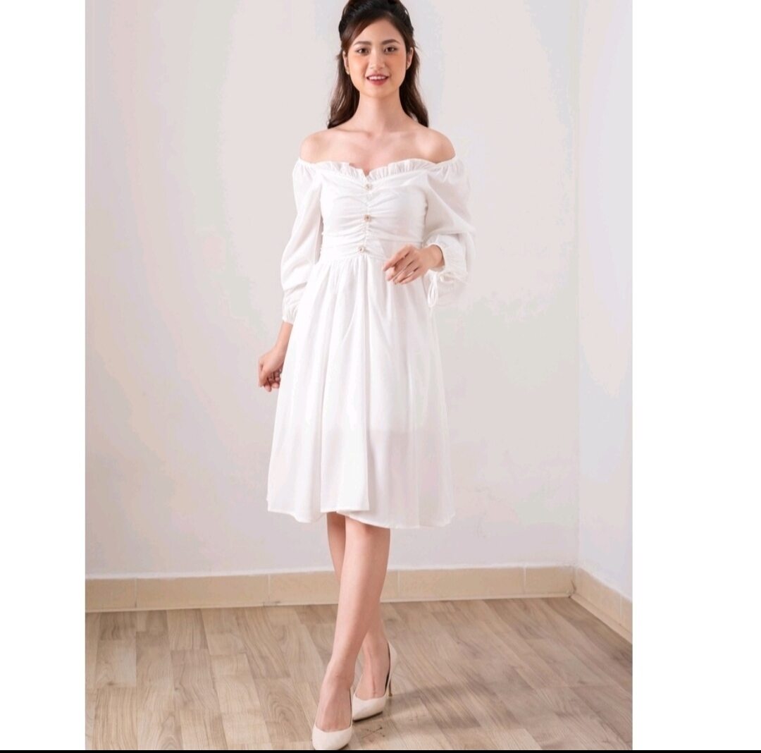 Váy trắng rúm ngực