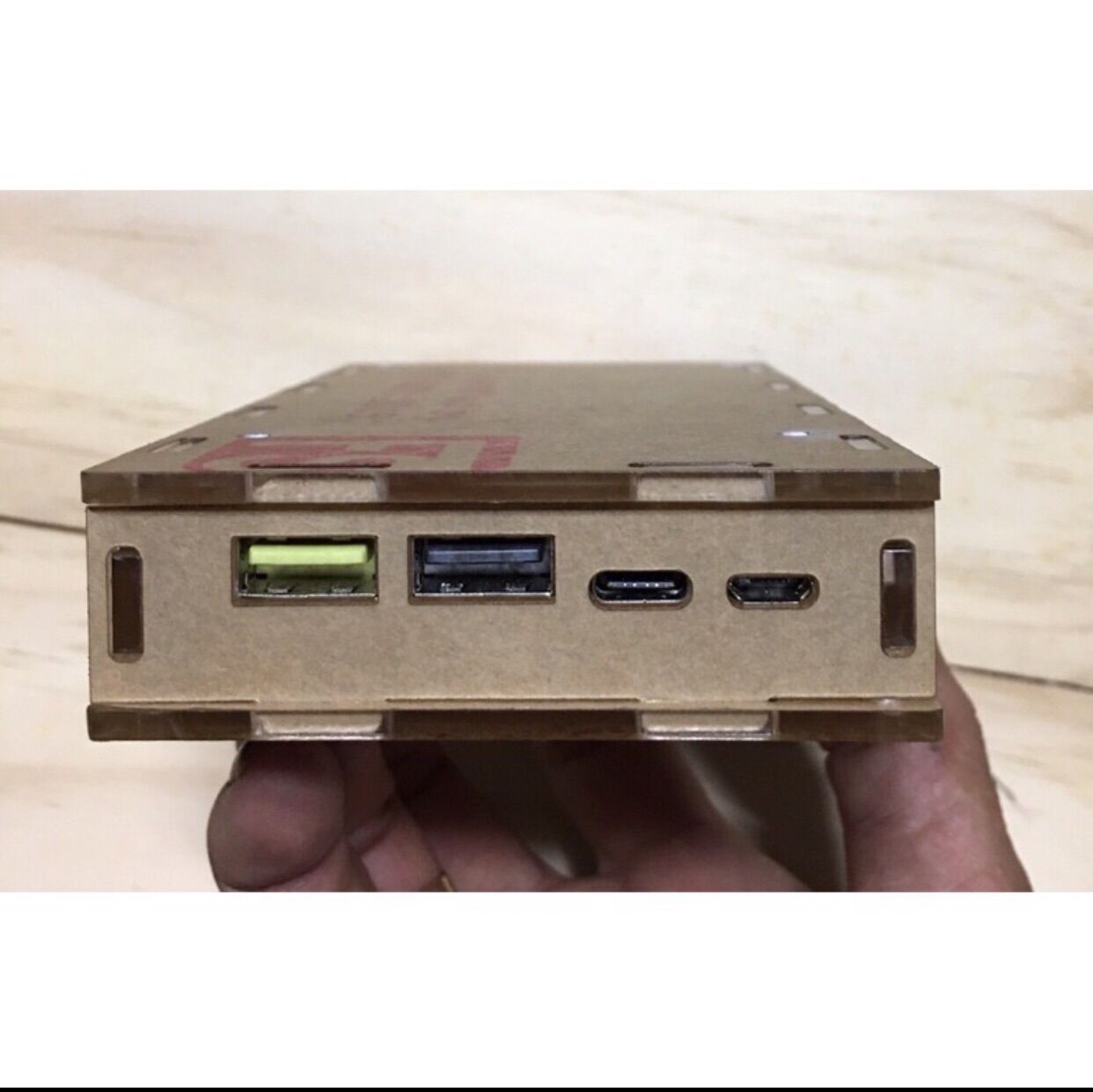 Box mica 6 cell sạc dự phòng không mạch