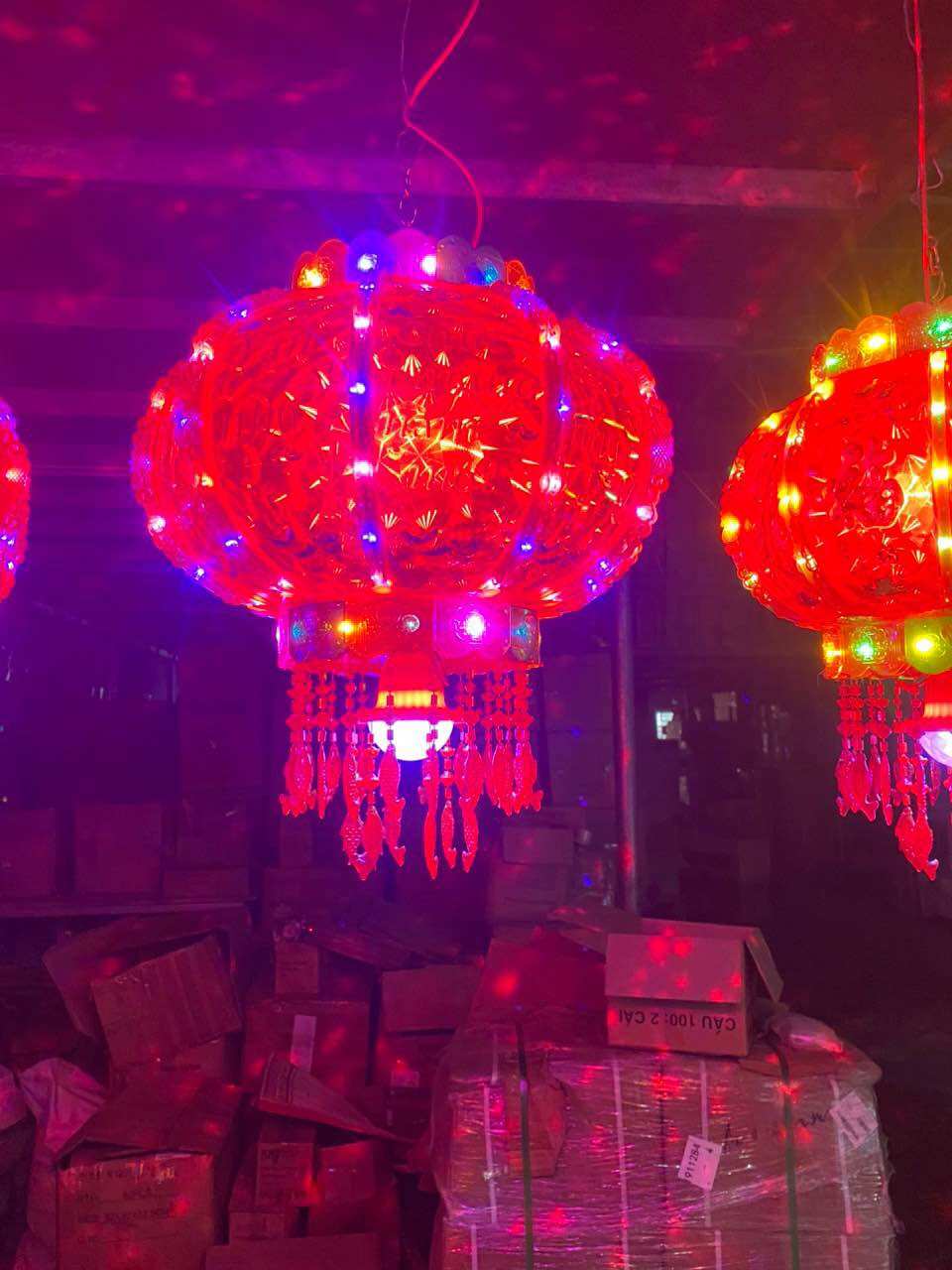 Đèn lồng cắm điện chữ việt nam xoay 360 trang trí tết .cầu lồng led 3d tự xoay hàng loại 1