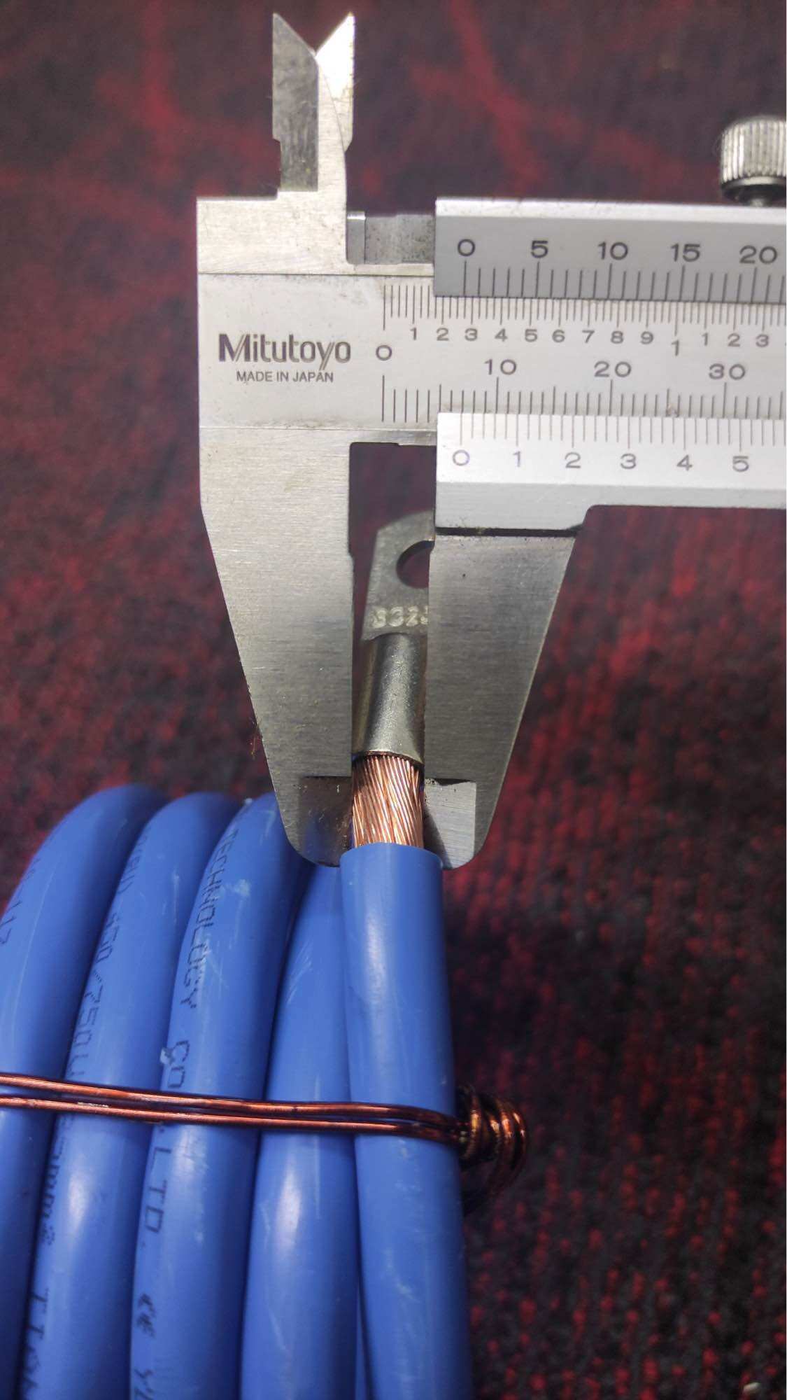 Dây cáp m25 lỗi 7mm vỏ mỏng quấn máy hàn cell pin