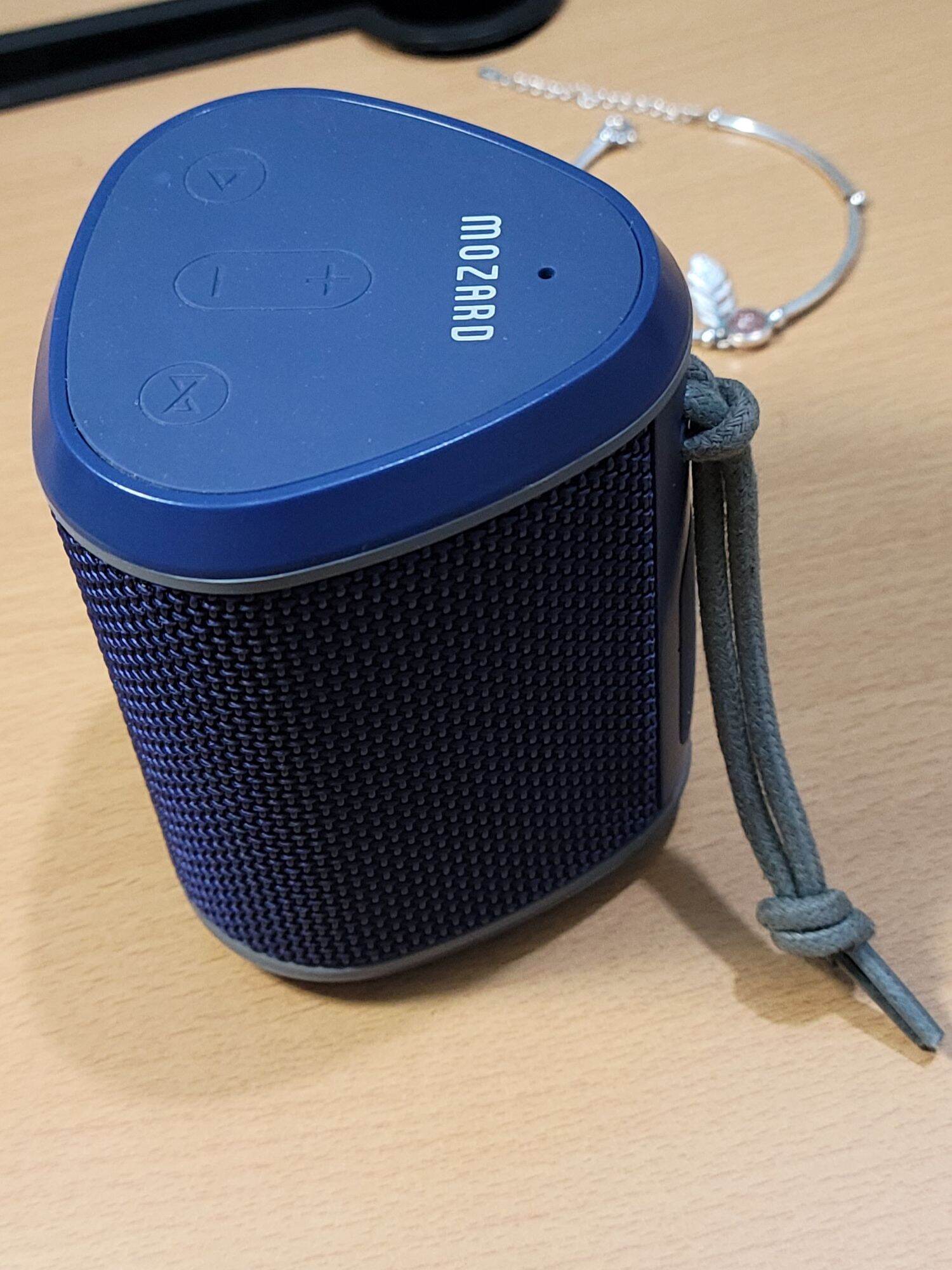 Loa Bluetooth Mozard Y550 Plus trưng bày 99%