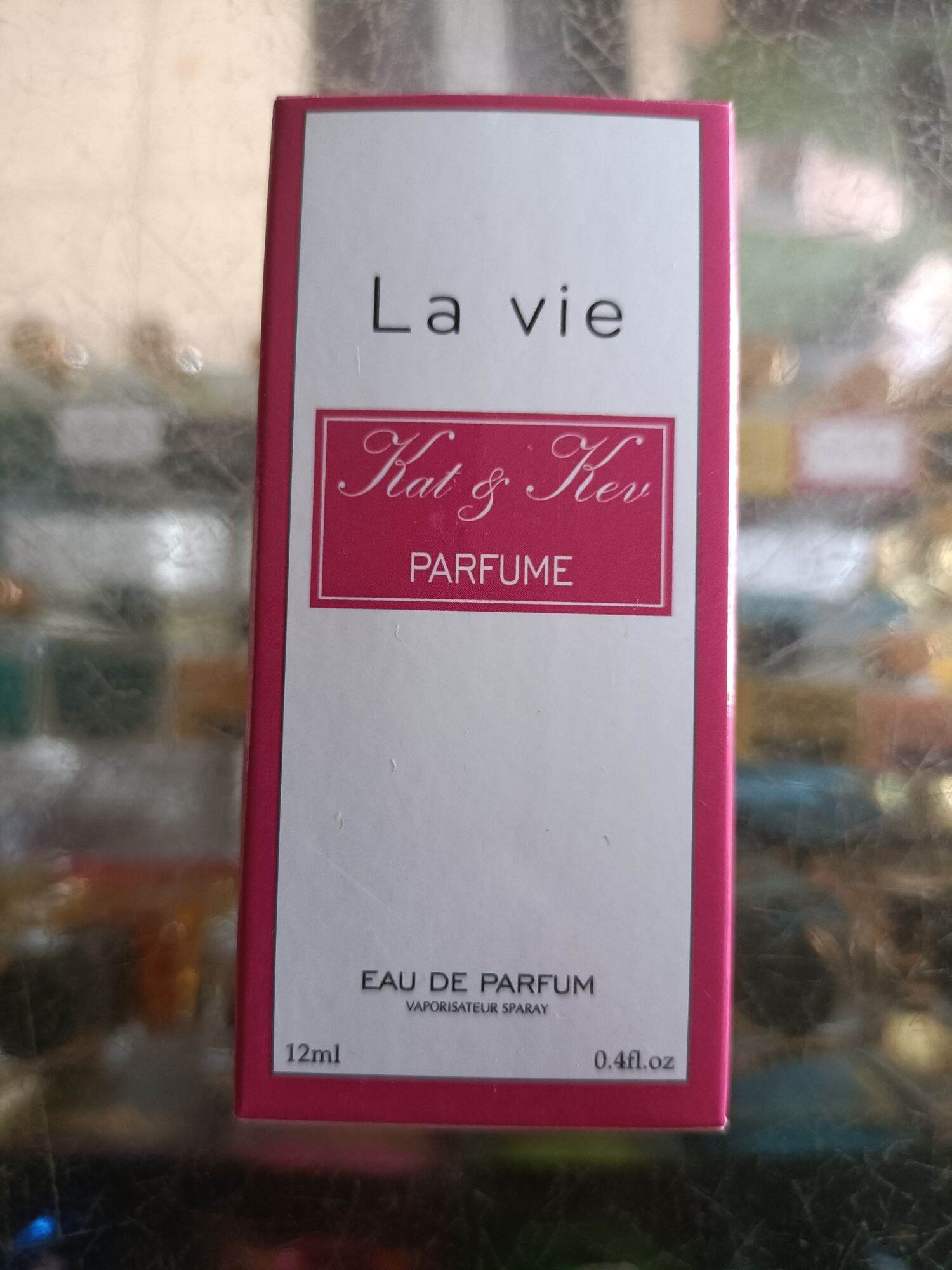 Nước hoa lăn nam nữ chính hãng