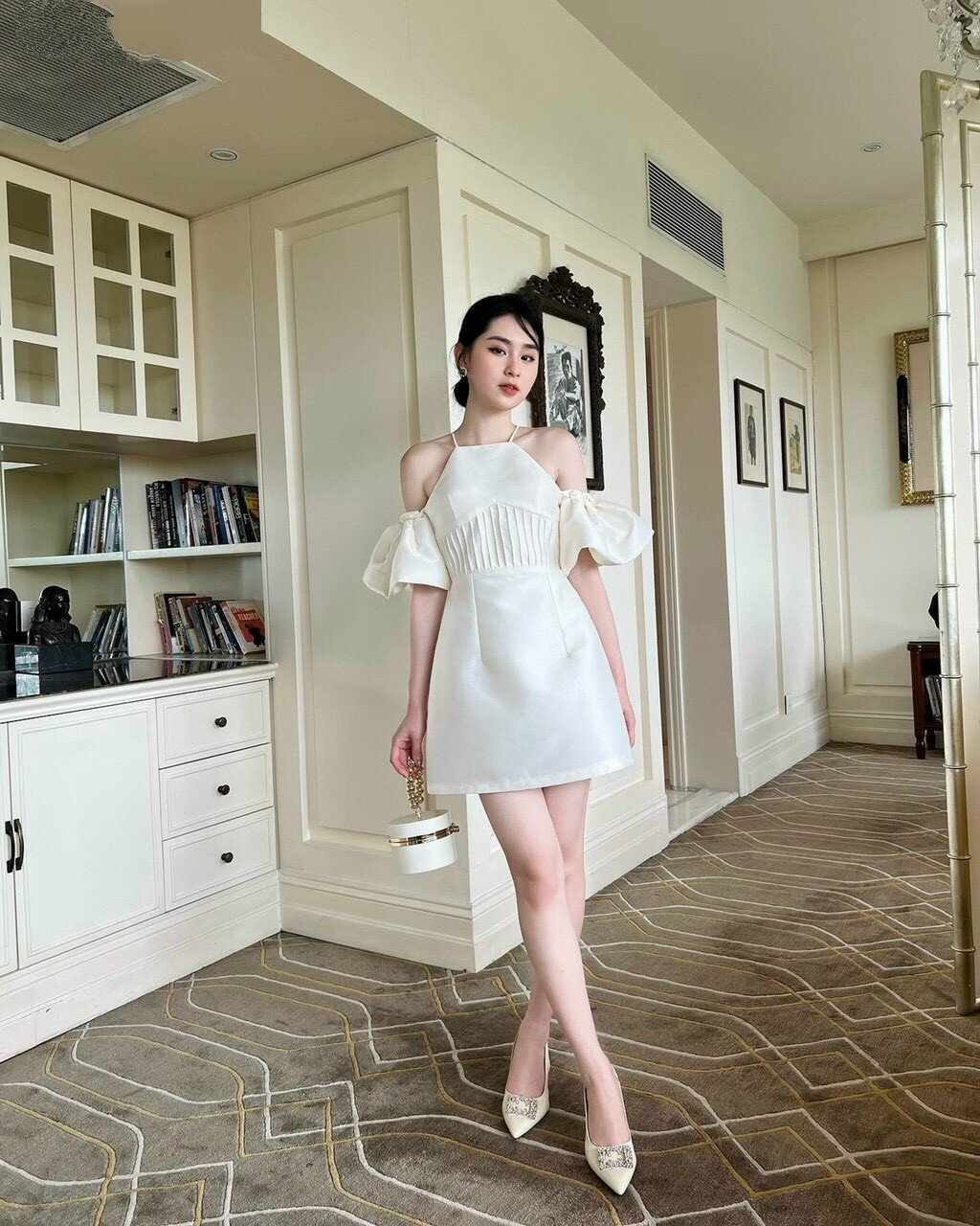 Đầm dự tiệc cổ yếm chiết ben tay phồng Cubi Dress