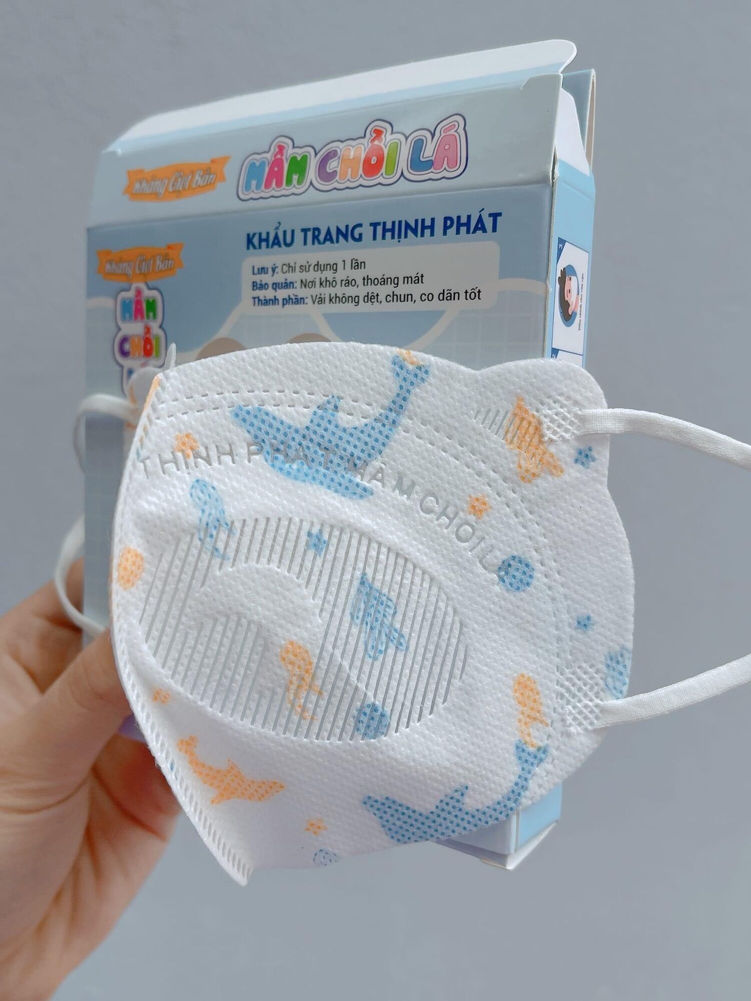 Khẩu trang mầm chồi lá