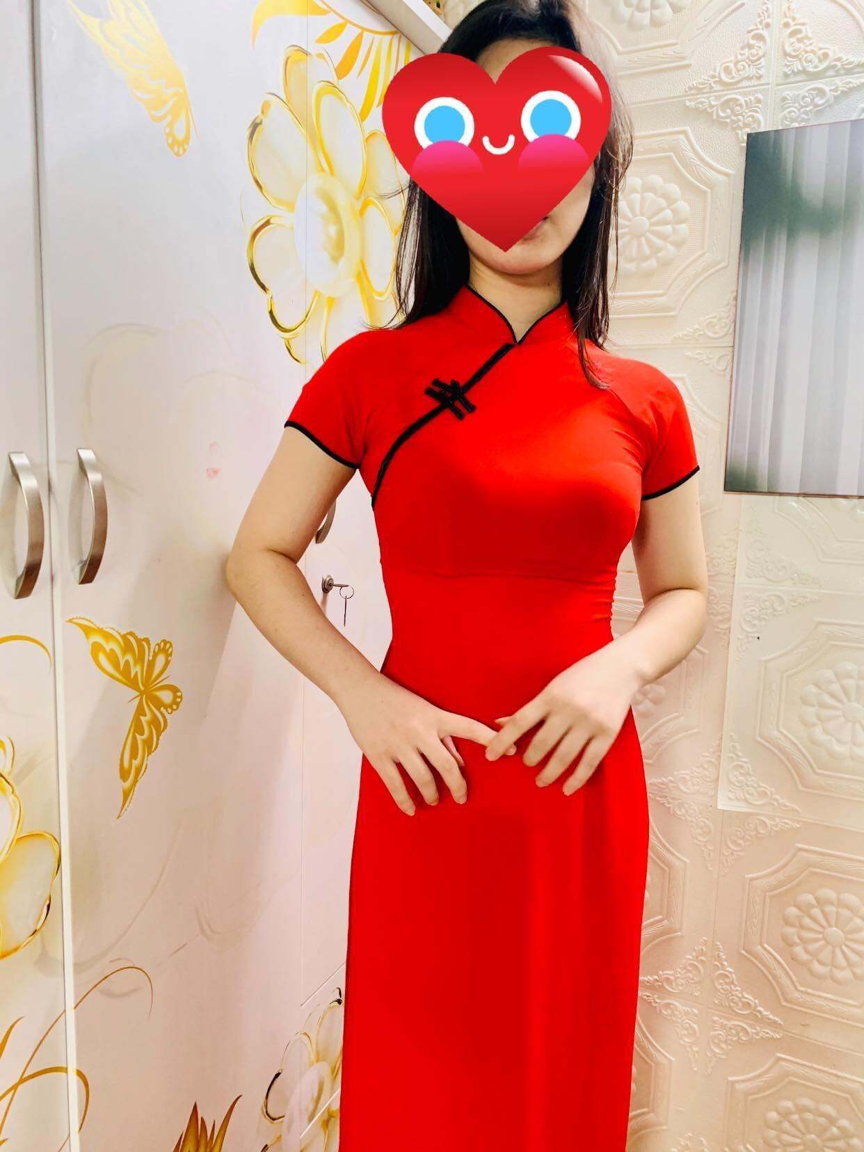 Áo dài Lễ Tân tay  ngắn viền đen  nút tàu