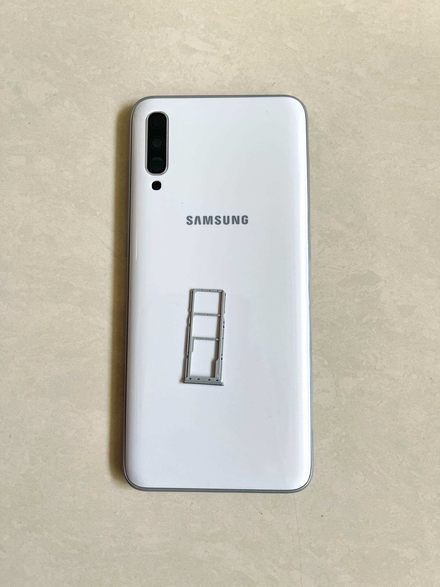 Vỏ bộ Samsung A70 kèm kính camera + khay sim