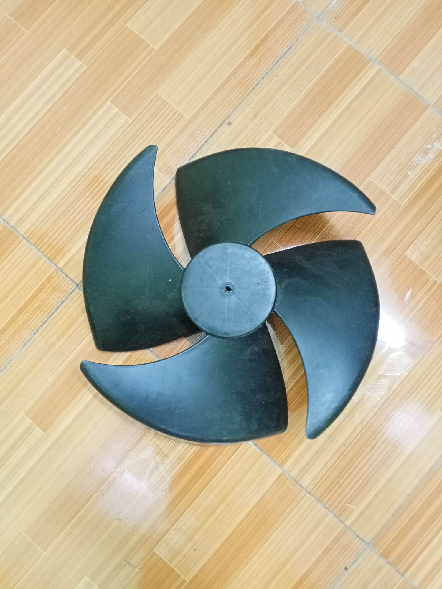 cánh quạt điều hòa hơi nước