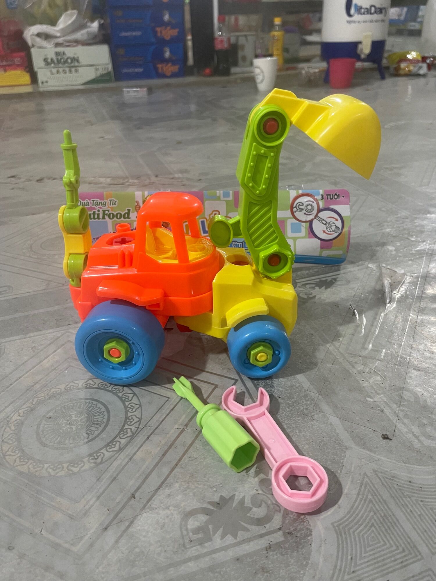 —- Vỉ lắp ráp - xe cần cẩu xây dựng- hkm nuti