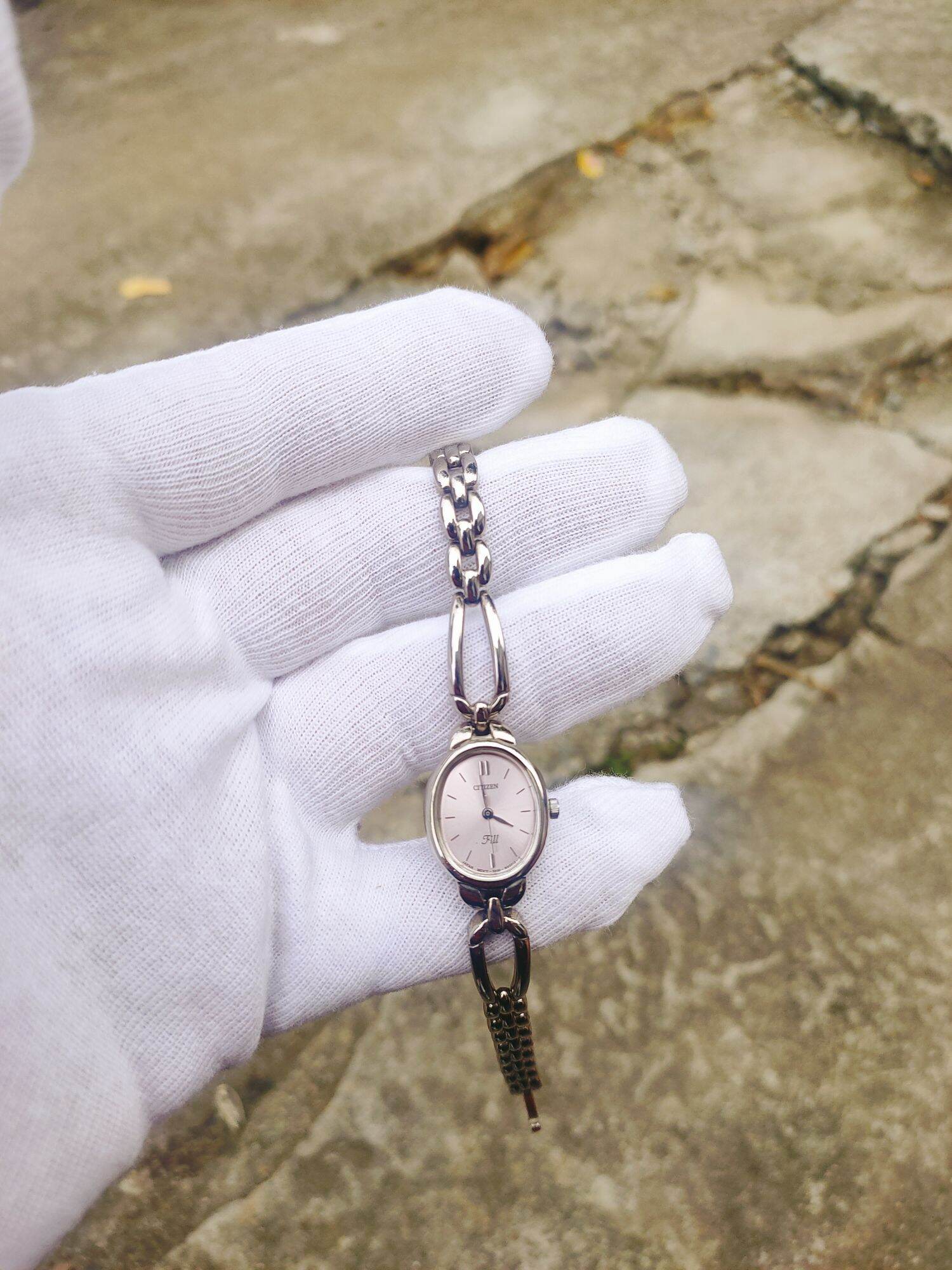Đồng hồ nữ Citizen mặt hồng độc đáo , mặt bầu dục size 18mm