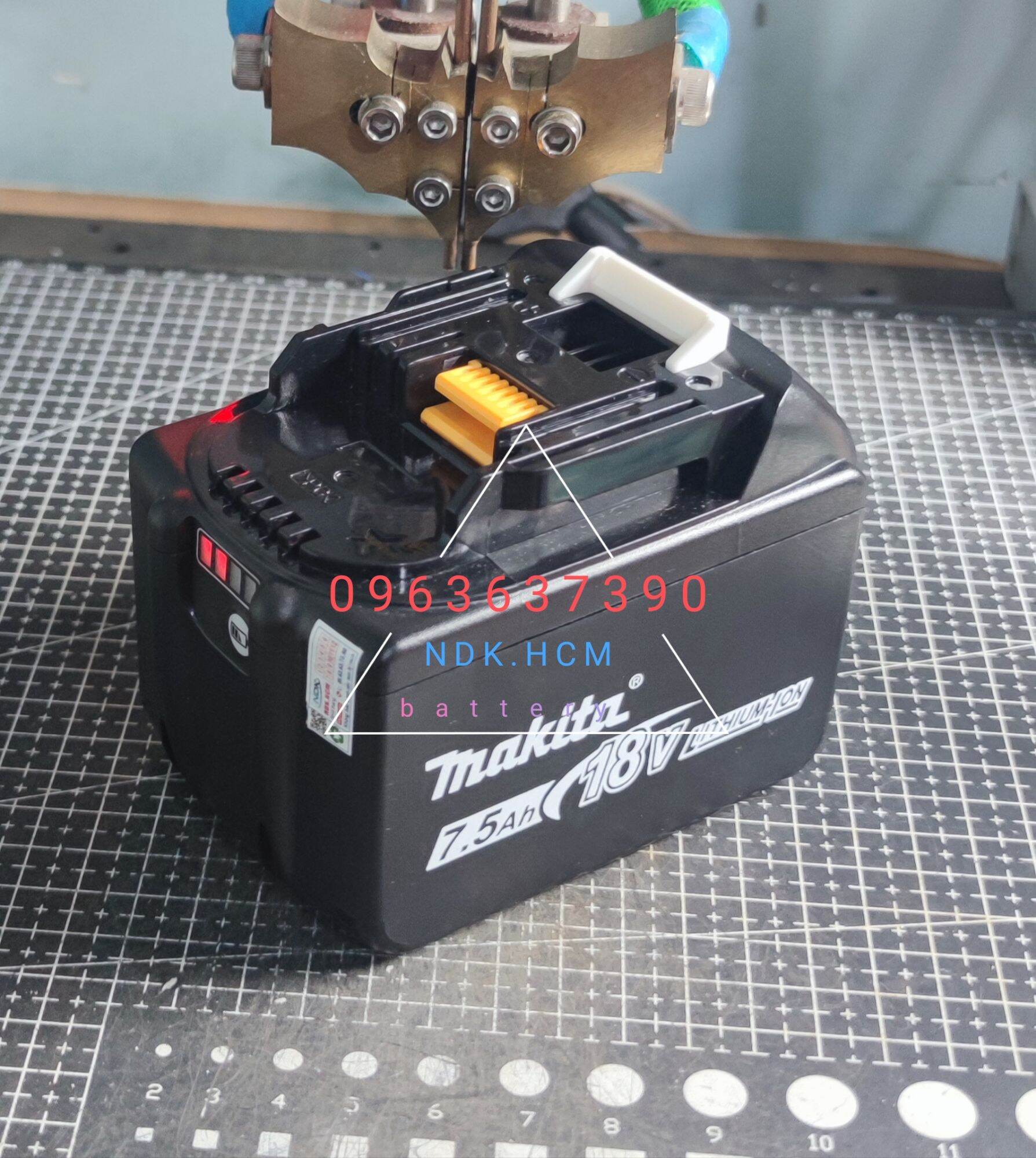 Pin đóng makita 18v 7.5a 5s3p lõi samsung 25r chính hãng. bảo hành 6 tháng