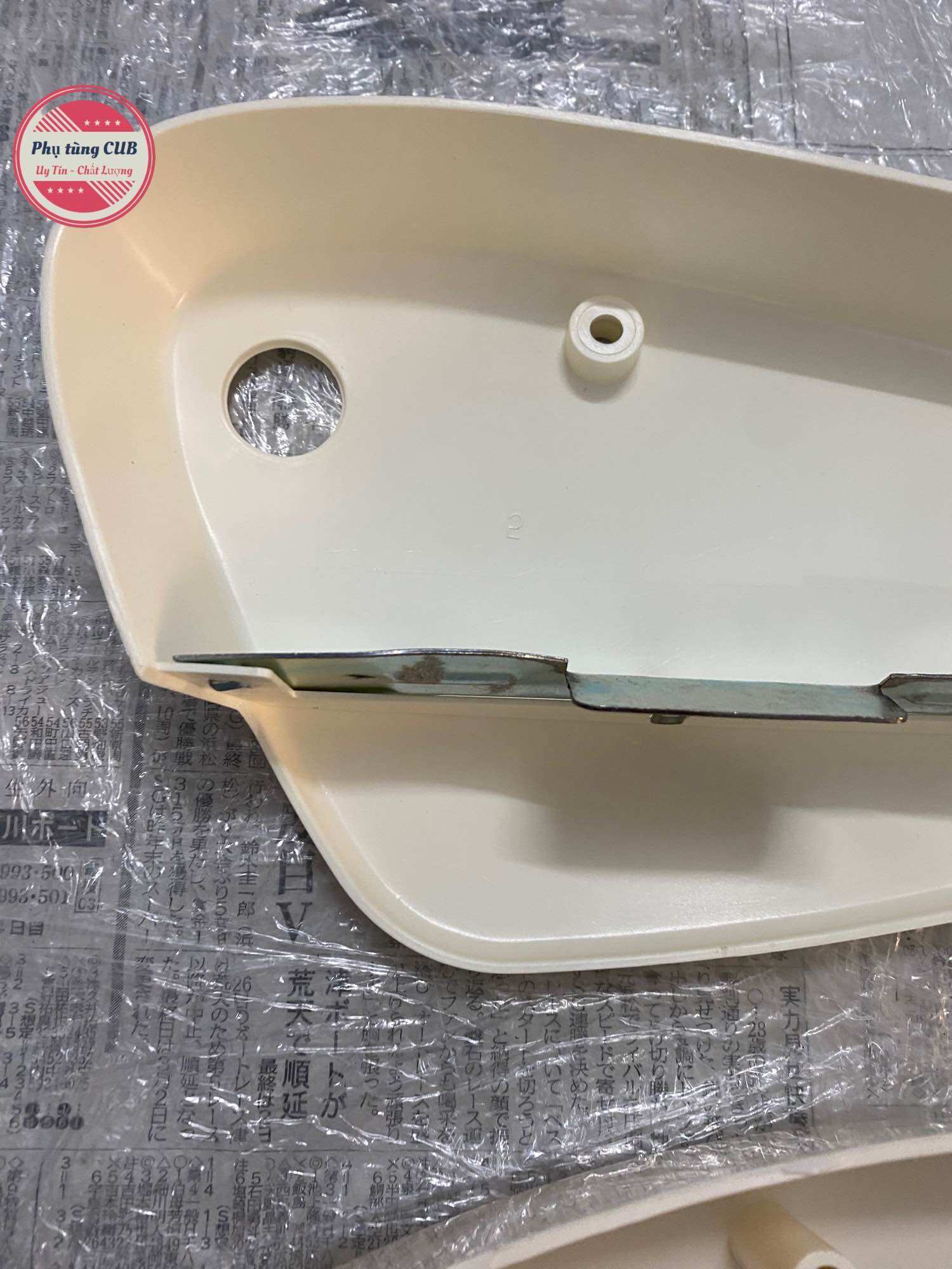 Cốp xe cub 78 màu ngà hàng thái lan